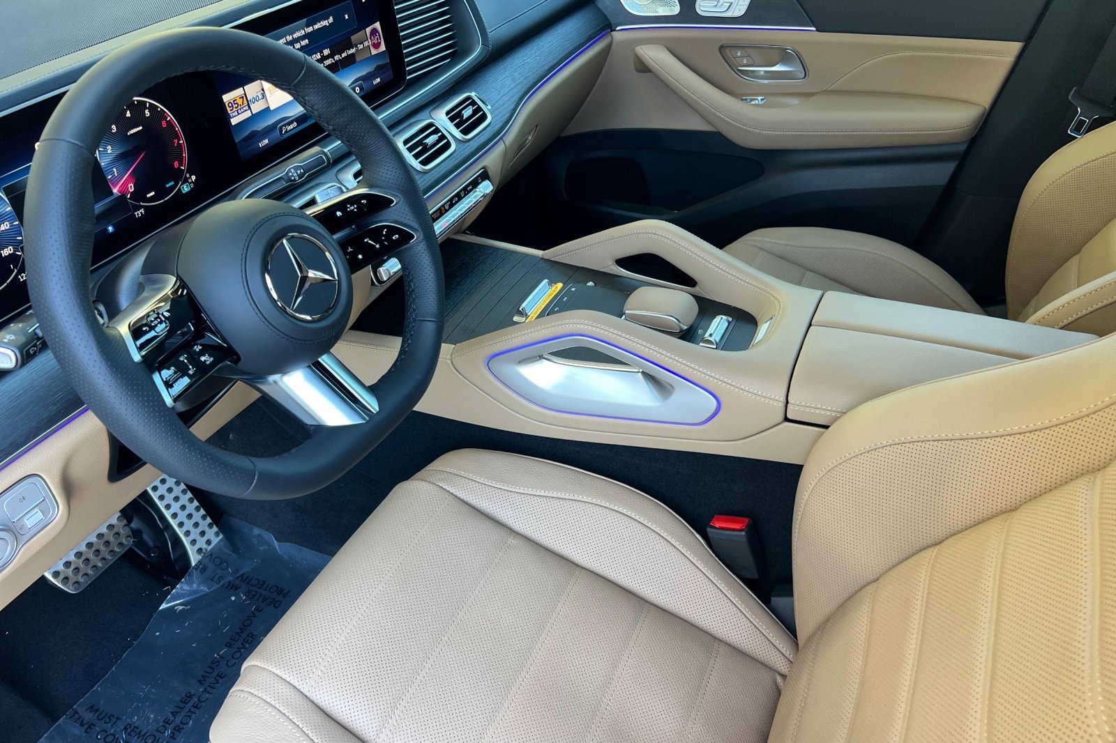 2025 Mercedes Benz GLS 450 4MATIC photo 3