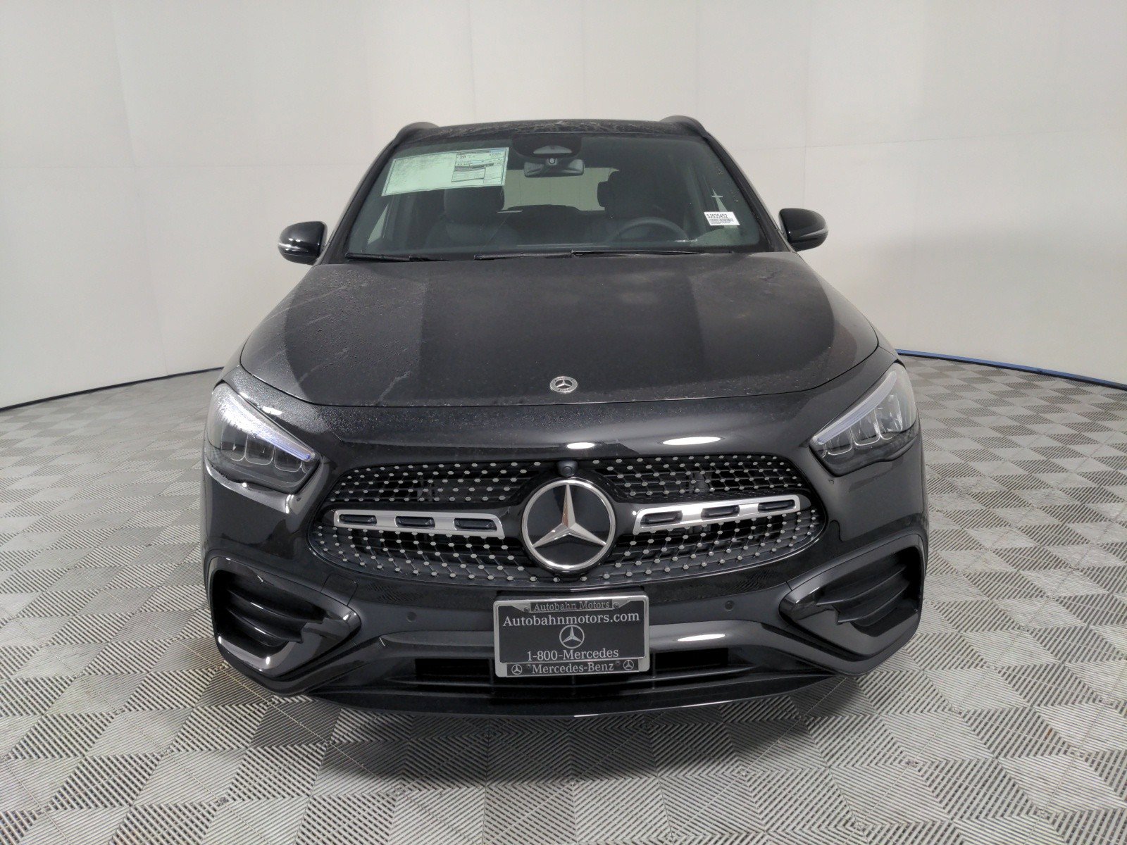 2025 Mercedes Benz GLA 250 4MATIC photo 2