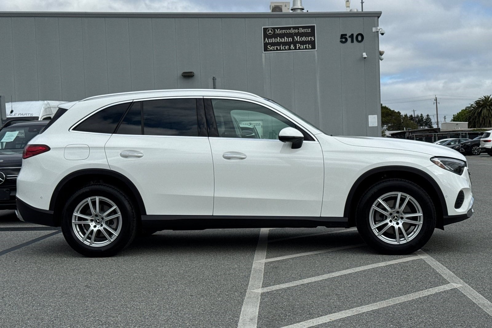 2025 Mercedes-Benz GLC 300 4MATIC photo 6