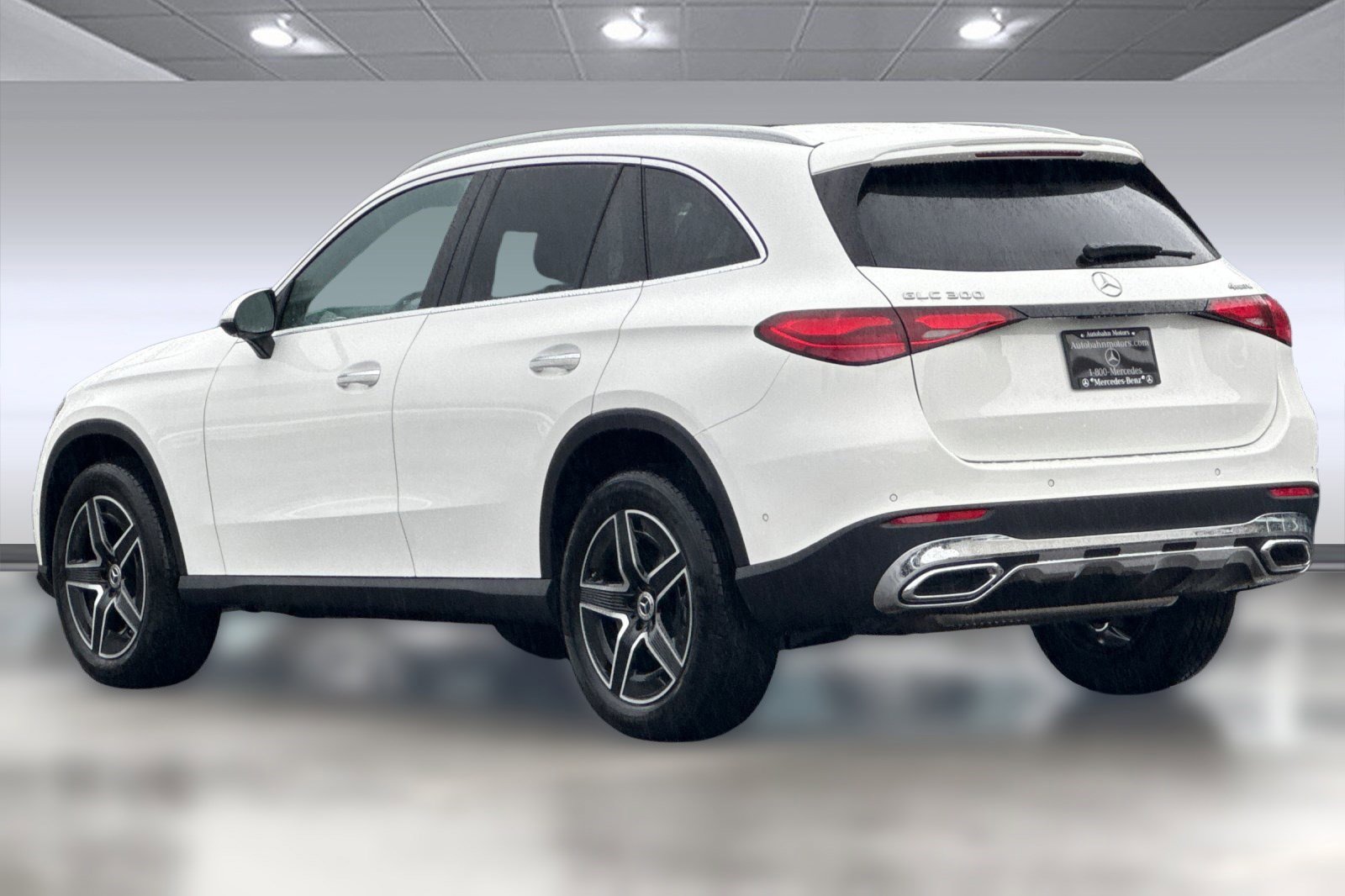 2026 Mercedes Benz GLC 300 4MATIC photo 3