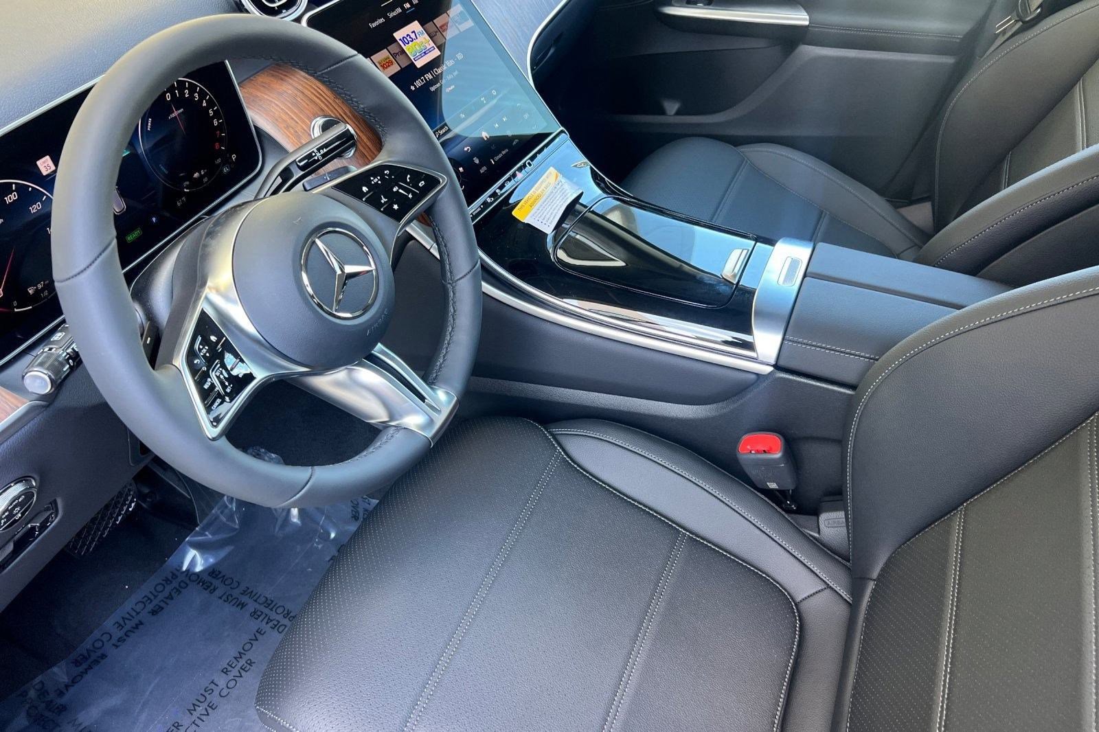 2025 Mercedes Benz GLC 350e 4MATIC photo 4
