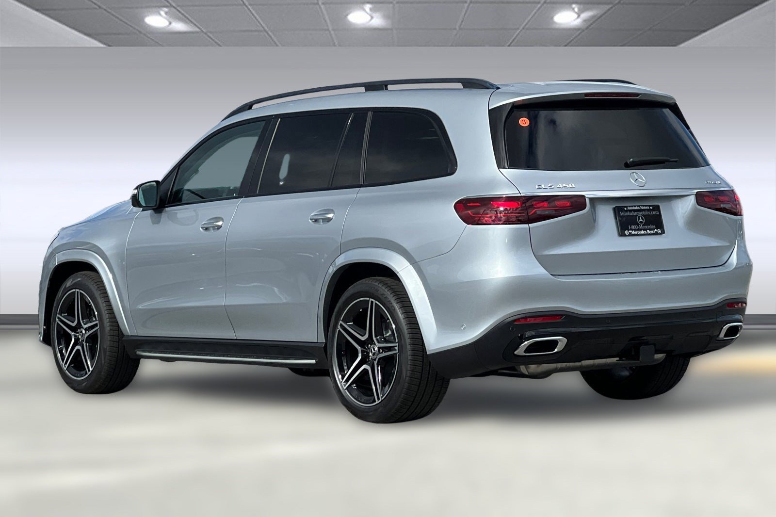 2026 Mercedes Benz GLS 450 4MATIC photo 2