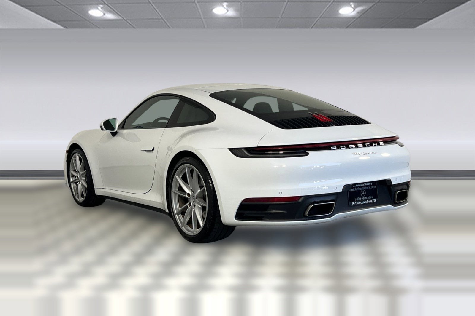 2023 Porsche 911 Carrera photo 2