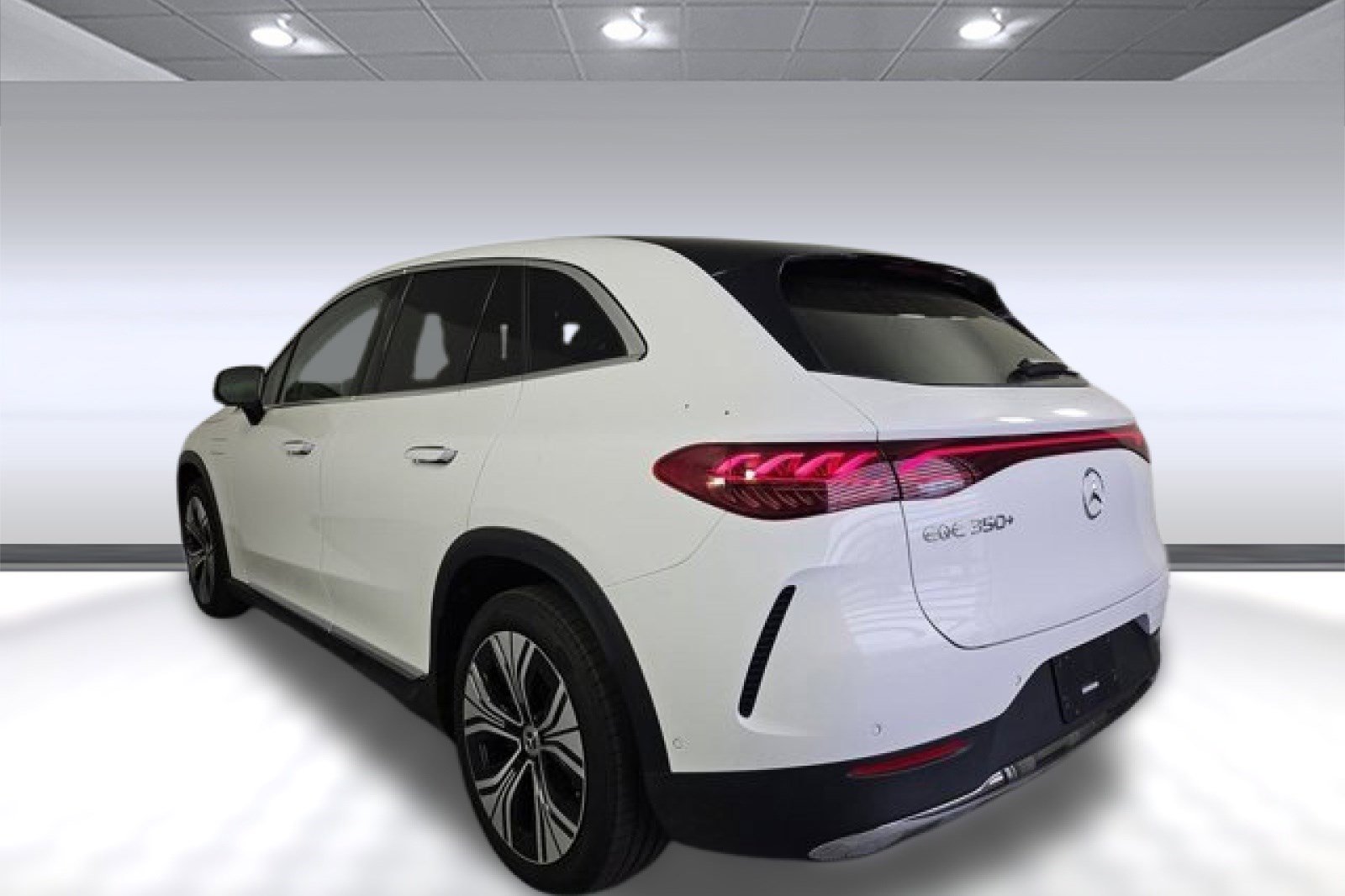 2025 Mercedes Benz EQE SUV 350 photo 2