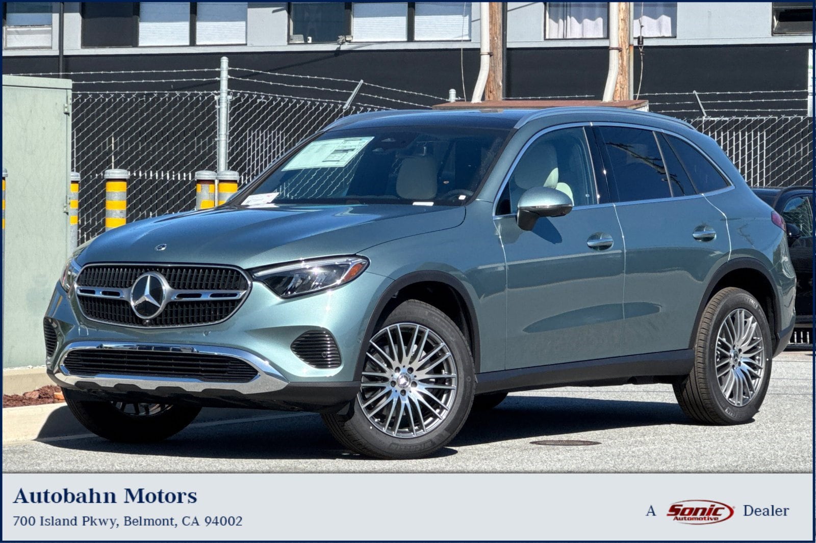 2026 Mercedes-Benz GLC GLC 300's photo