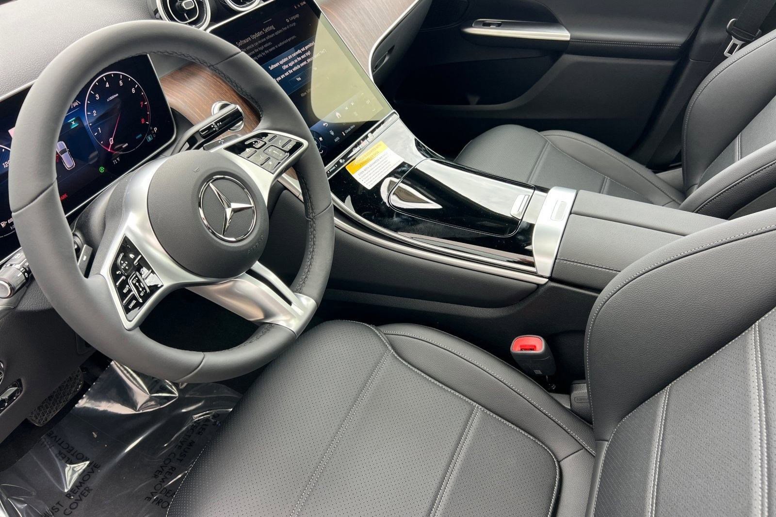 2026 Mercedes Benz GLC 300 4MATIC photo 4