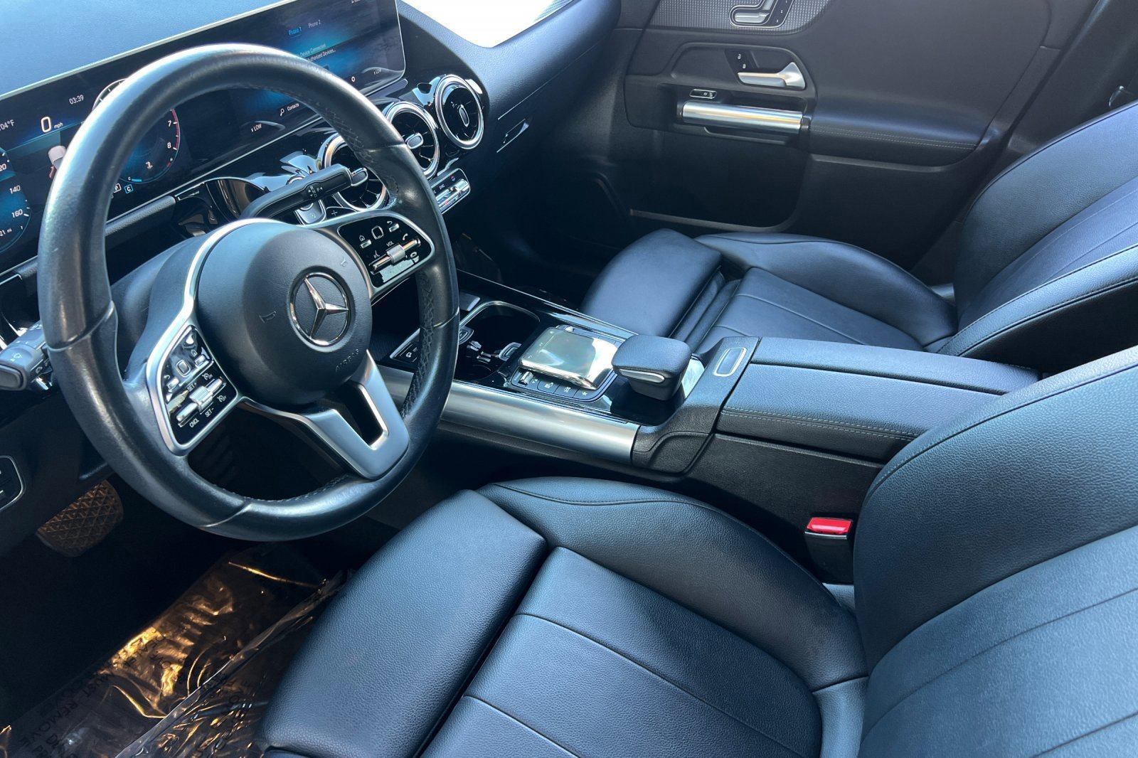 2021 Mercedes Benz GLA 250 4MATIC photo 4