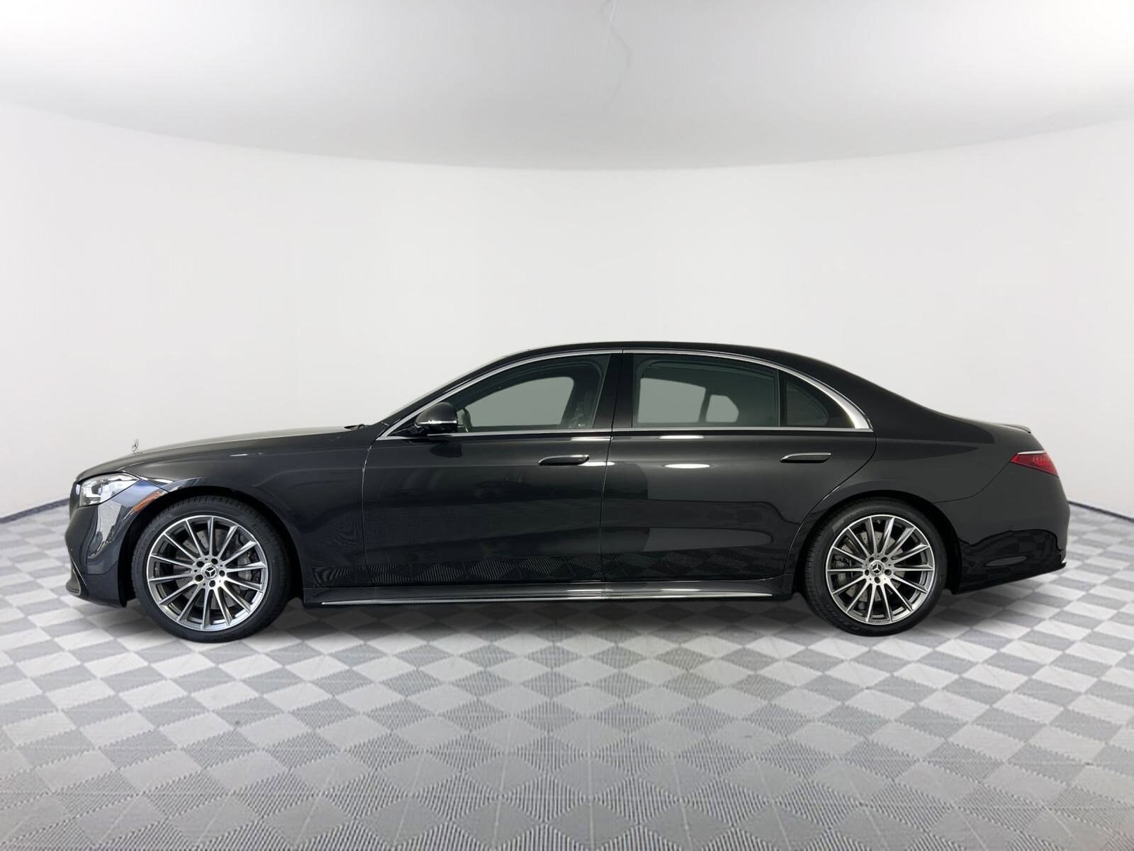 2025 Mercedes Benz S 450 580 4MATIC photo 2