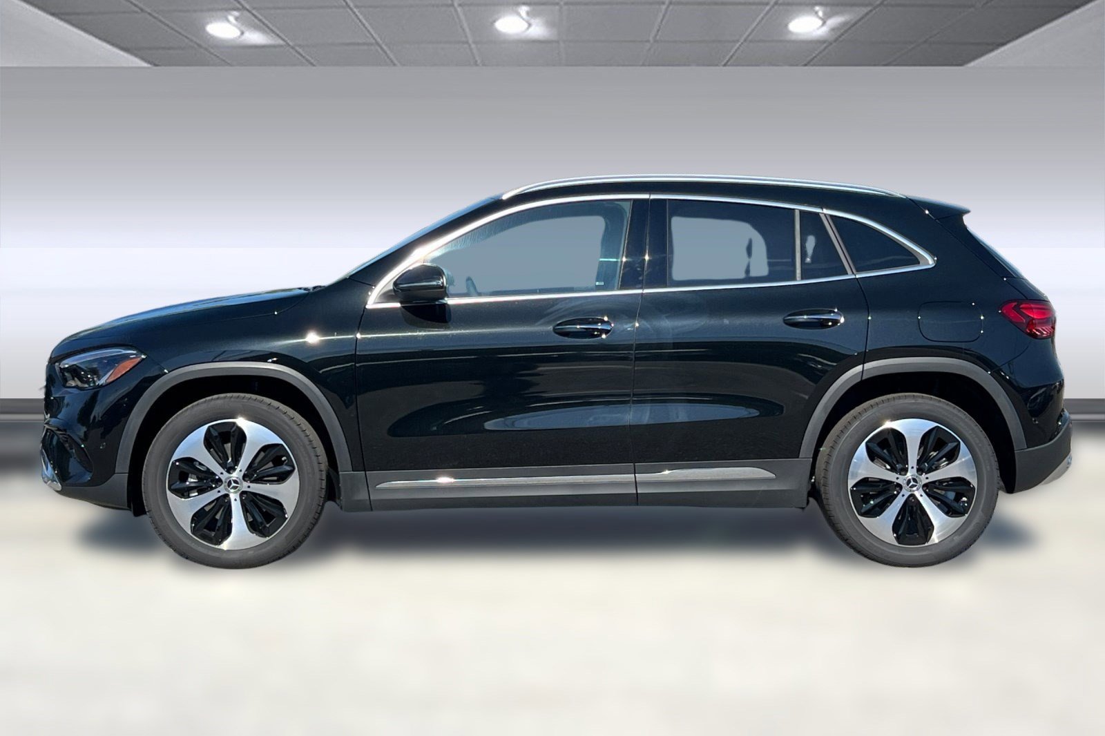 2026 Mercedes Benz GLA 250 photo 2