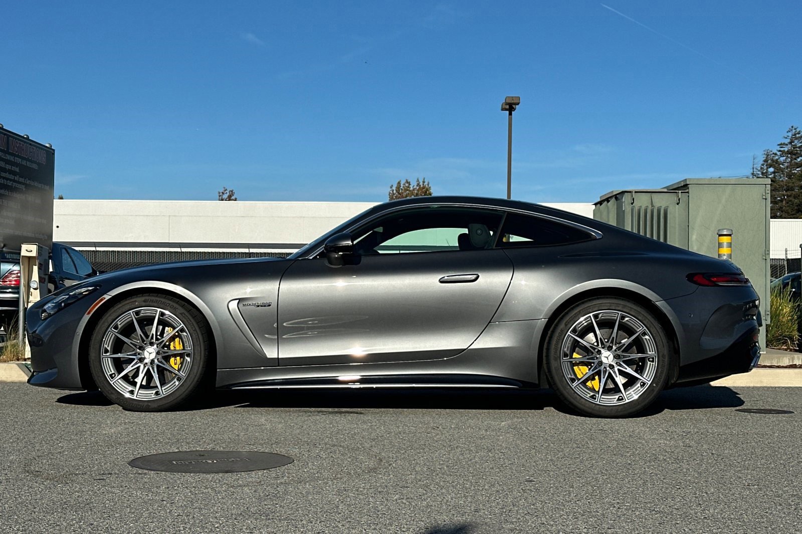 2025 Mercedes Benz AMG GT photo 2