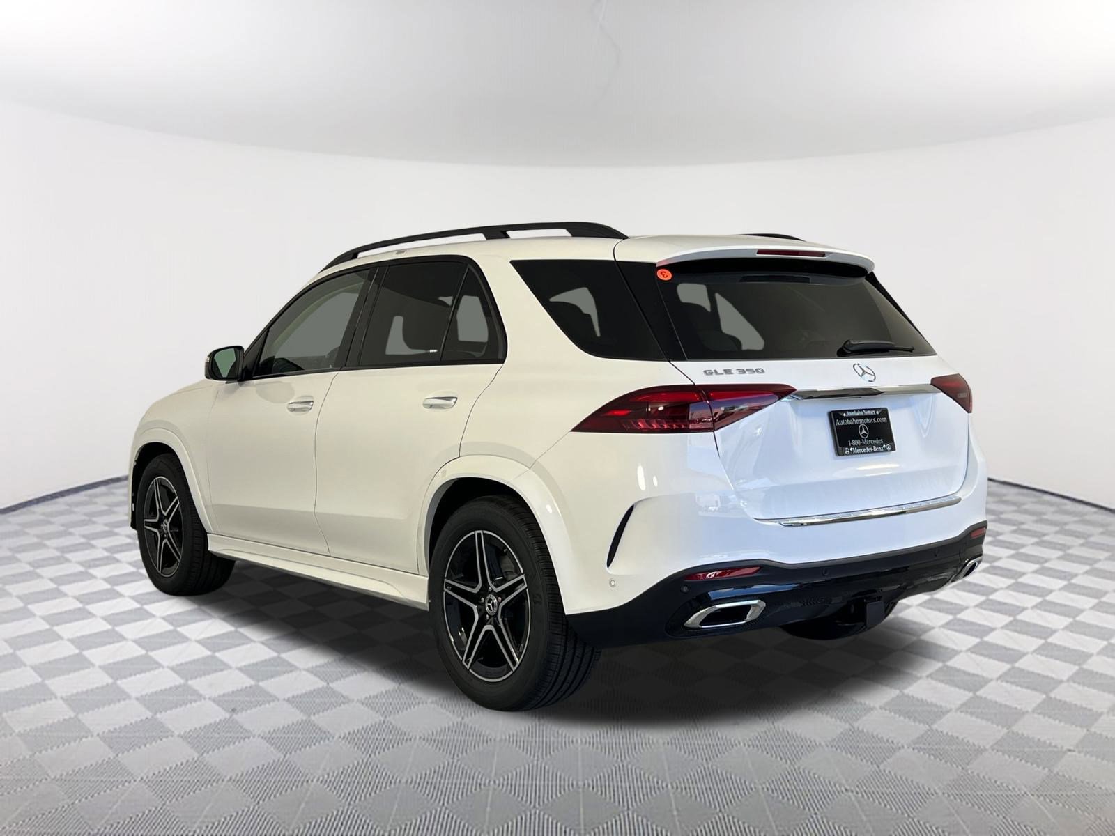 2025 Mercedes Benz GLE 350 4MATIC photo 2