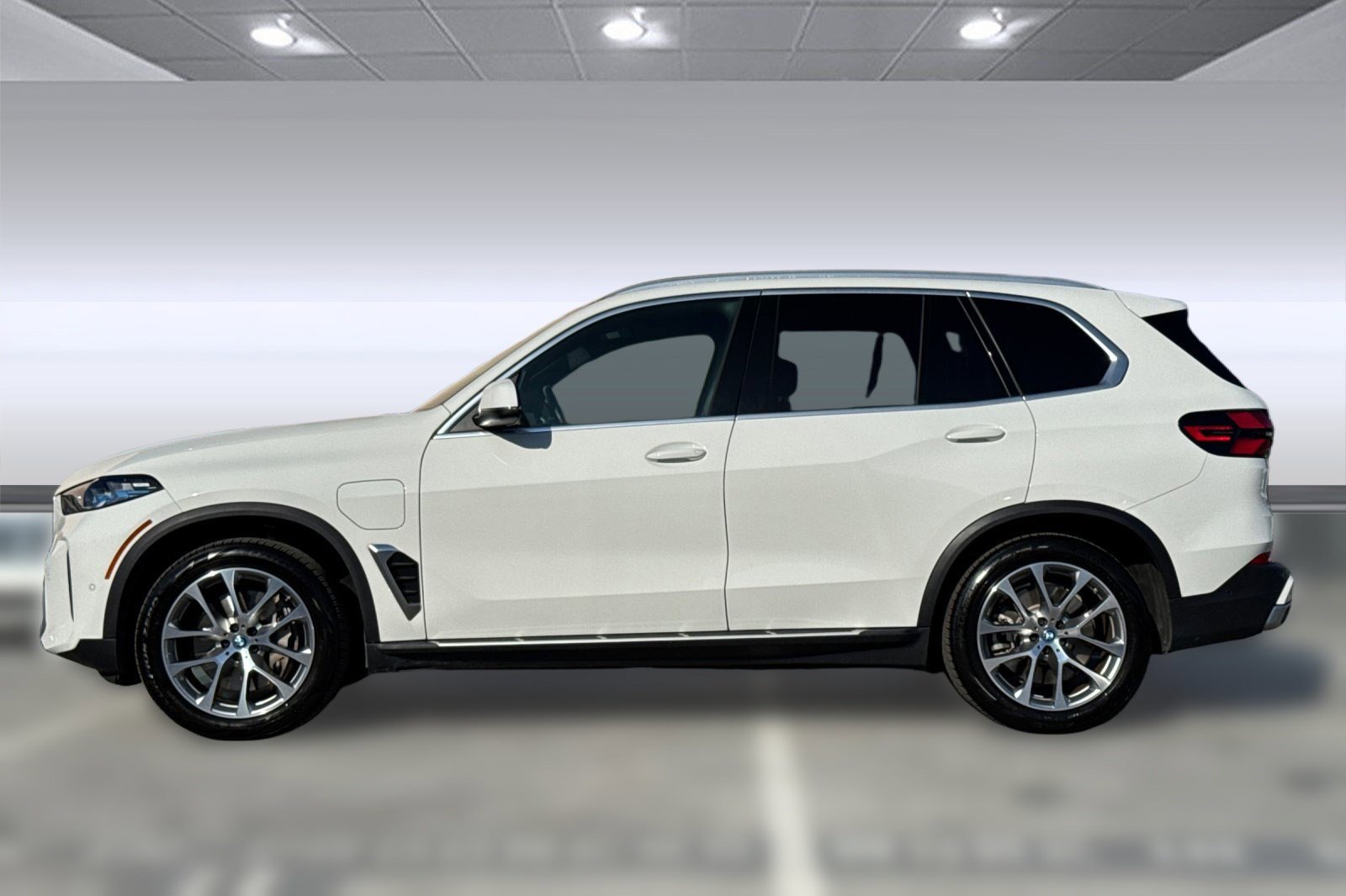 2025 Bmw X5 xDrive50e photo 2