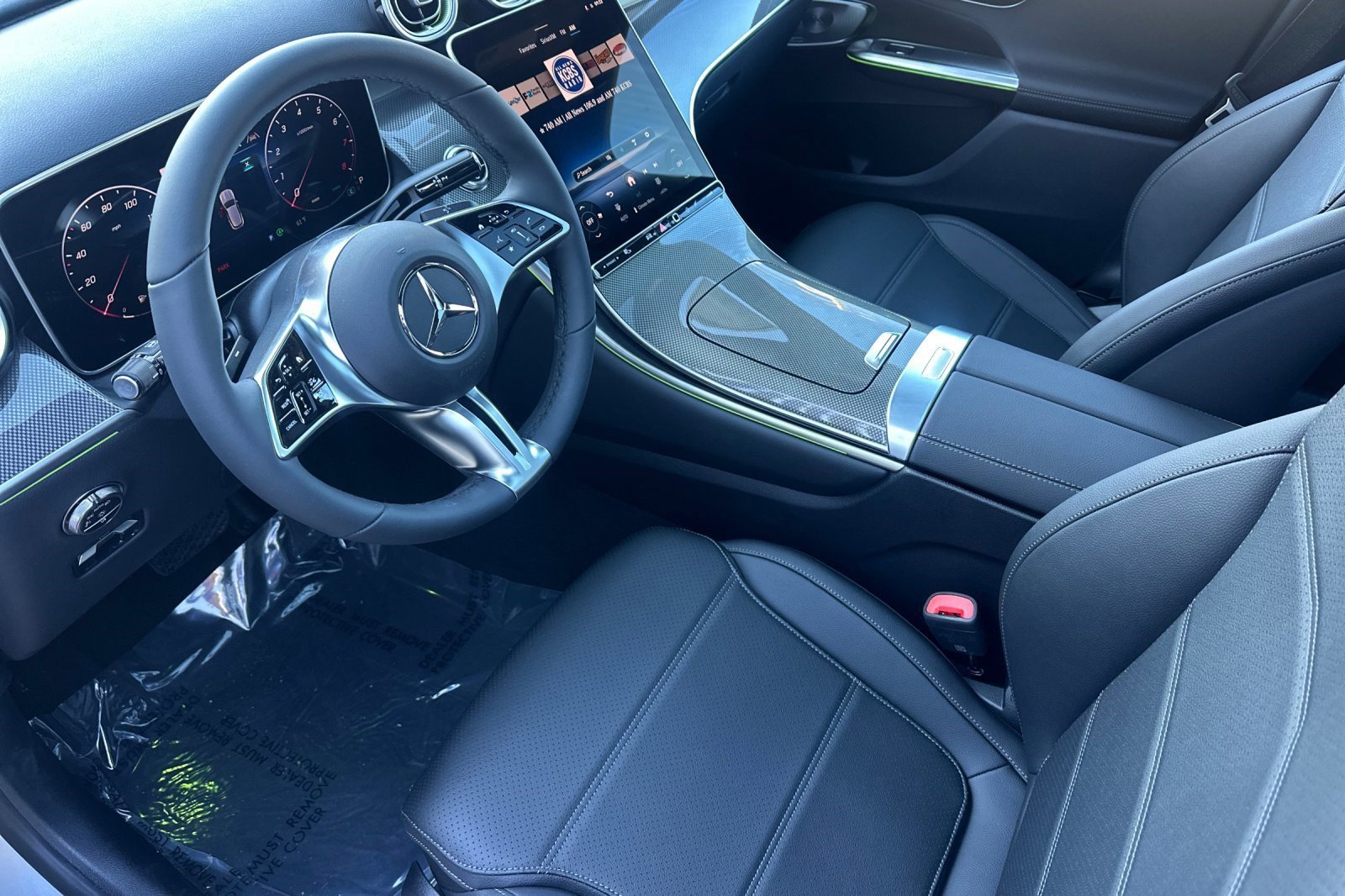 2026 Mercedes Benz GLC 300 photo 3