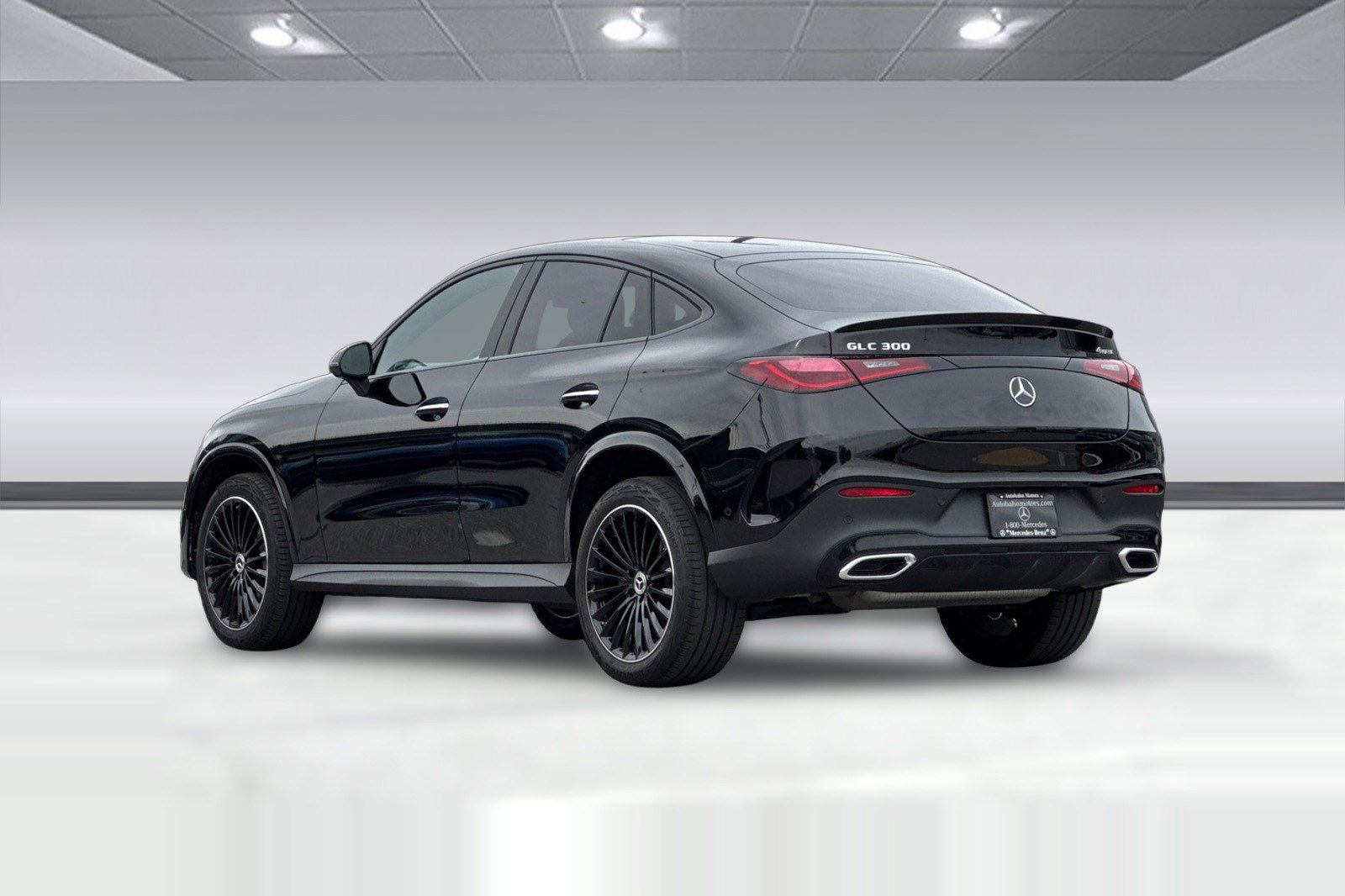 2025 Mercedes-Benz GLC 300 4MATIC photo 2