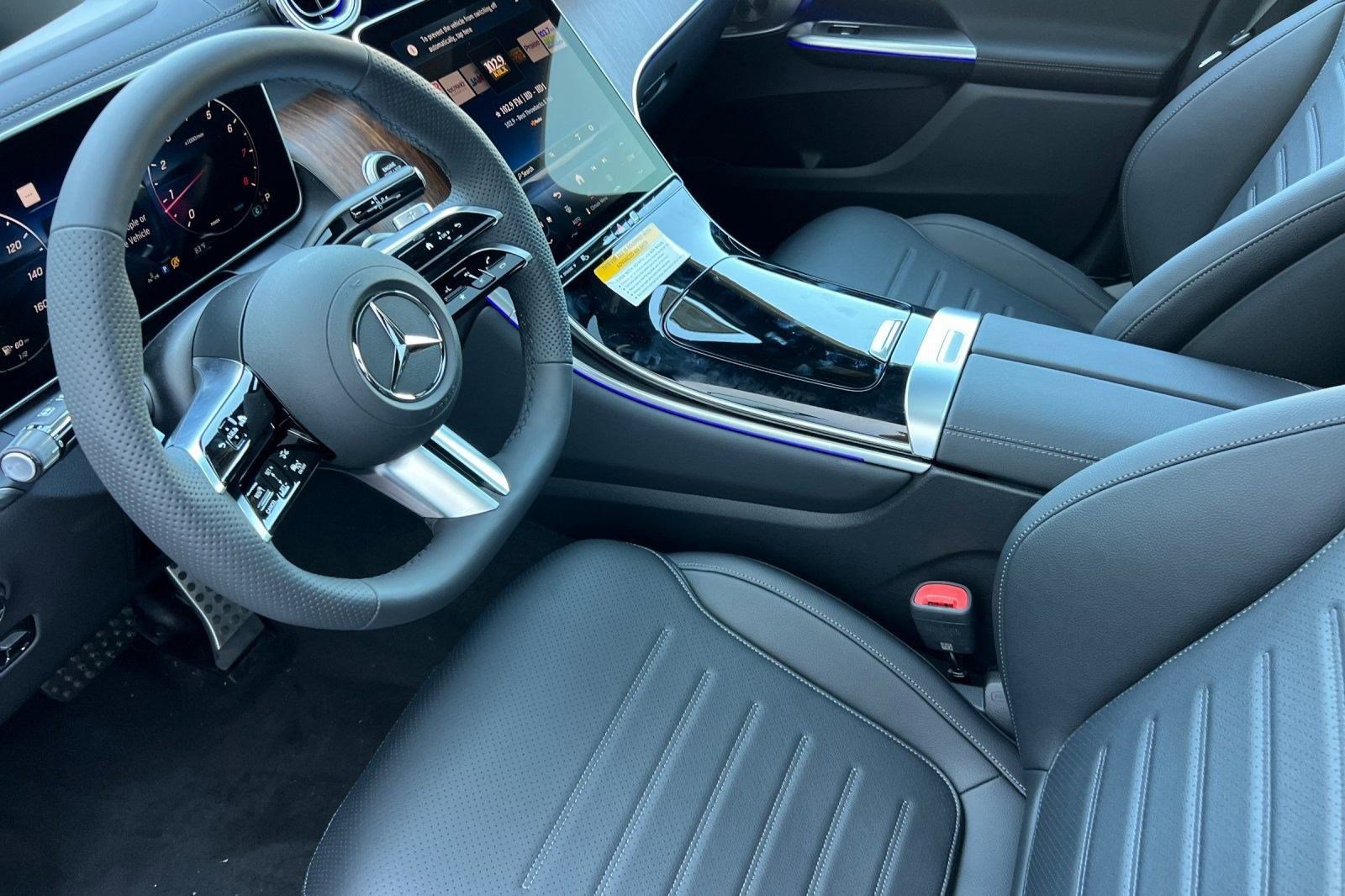 2026 Mercedes Benz GLC 300 4MATIC photo 4