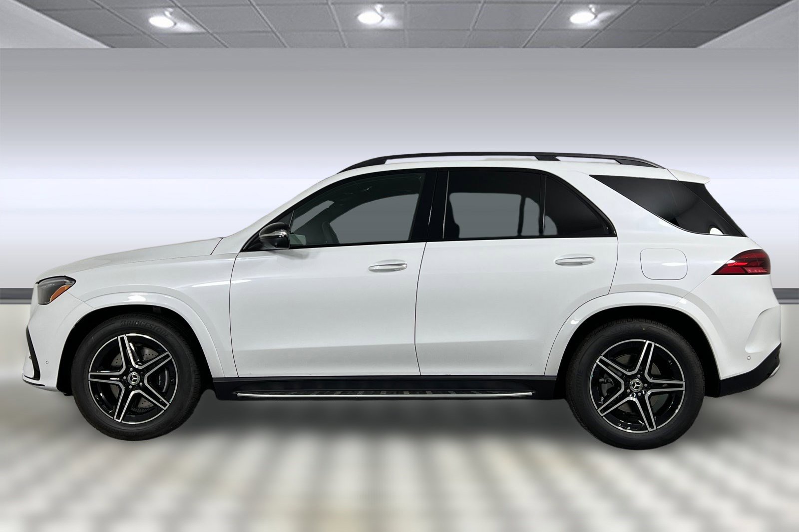 2026 Mercedes Benz GLE 450e 4MATIC photo 2