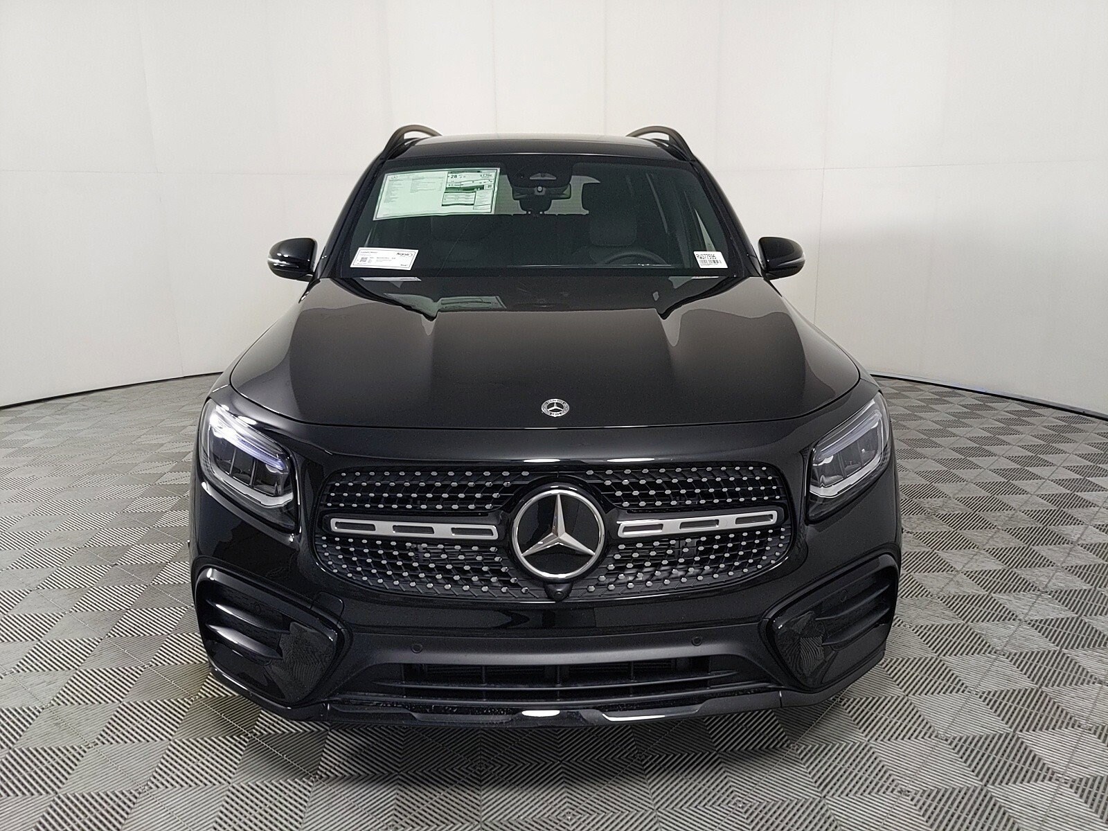 2024 Mercedes Benz GLB 250 photo 2