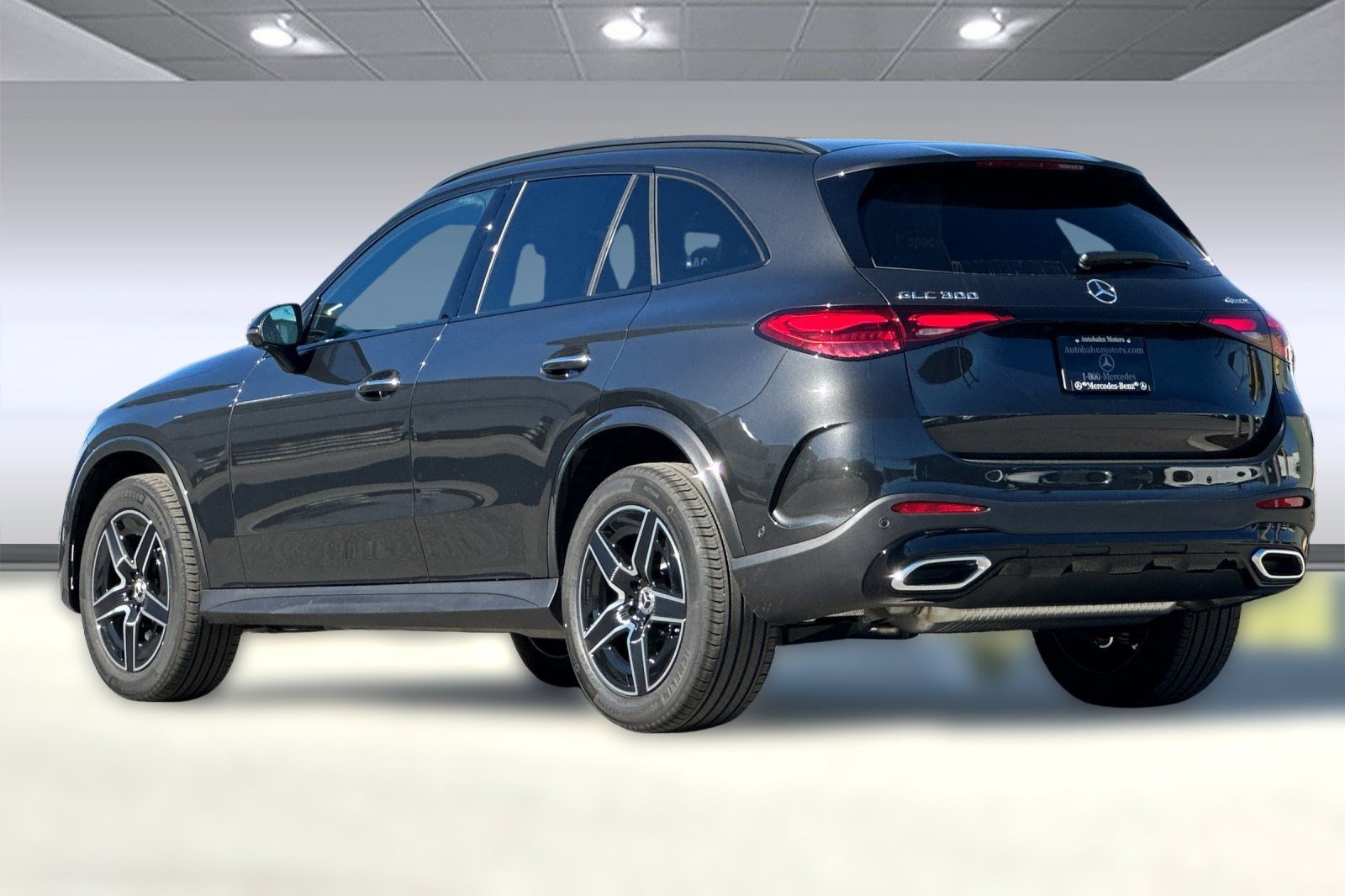 2026 Mercedes Benz GLC 300 4MATIC photo 3
