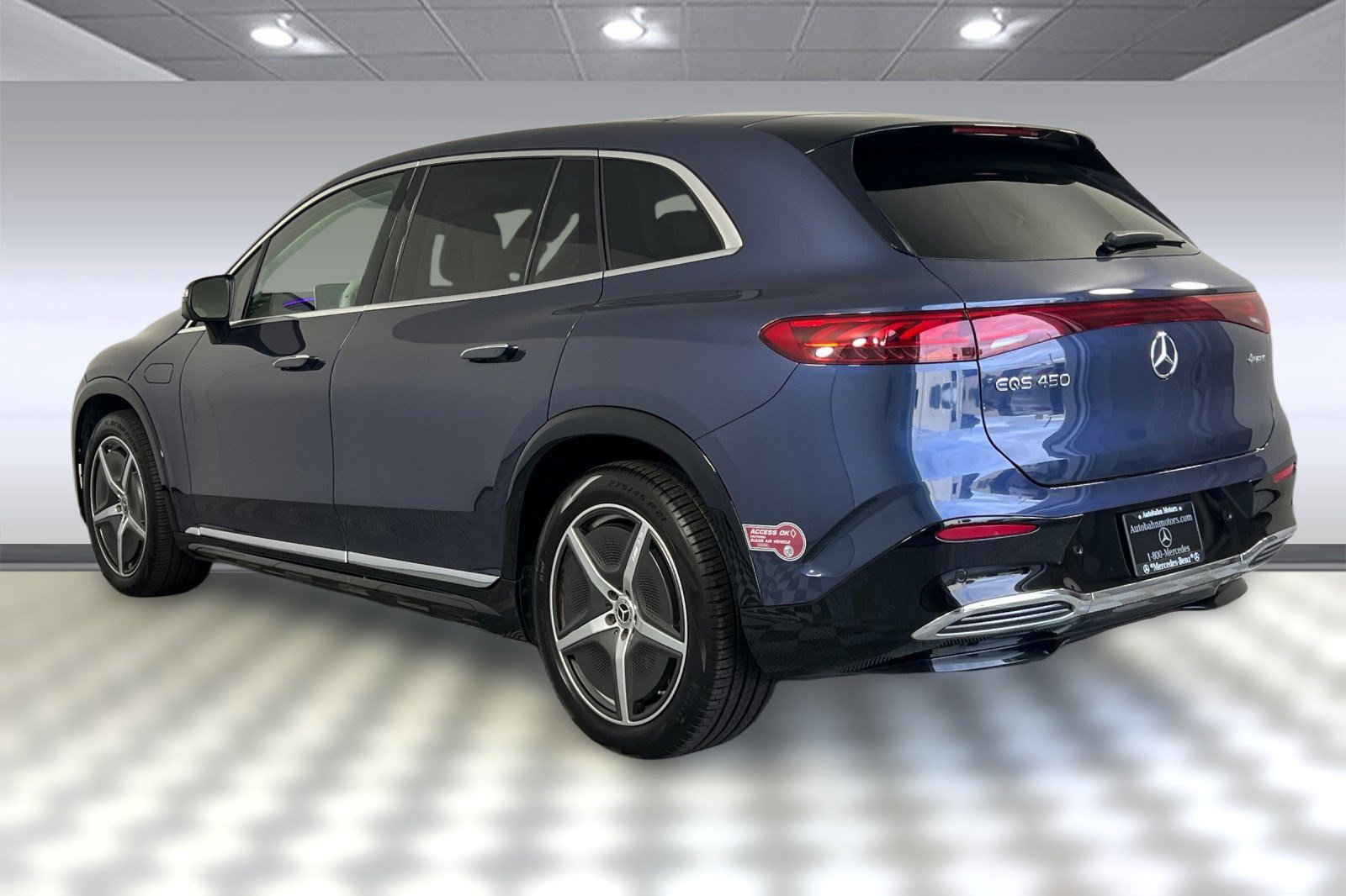 2023 Mercedes Benz EQS SUV 450 4MATIC photo 3