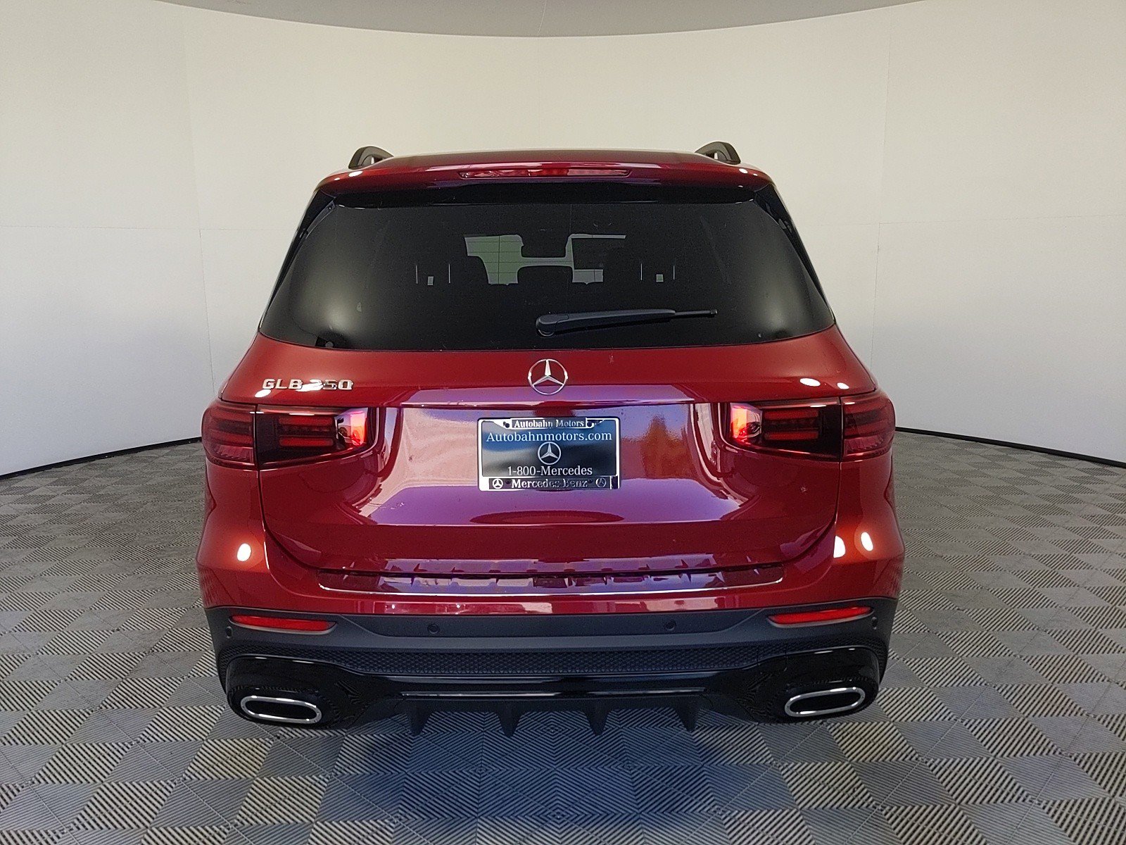 2024 Mercedes Benz GLB 250 photo 4