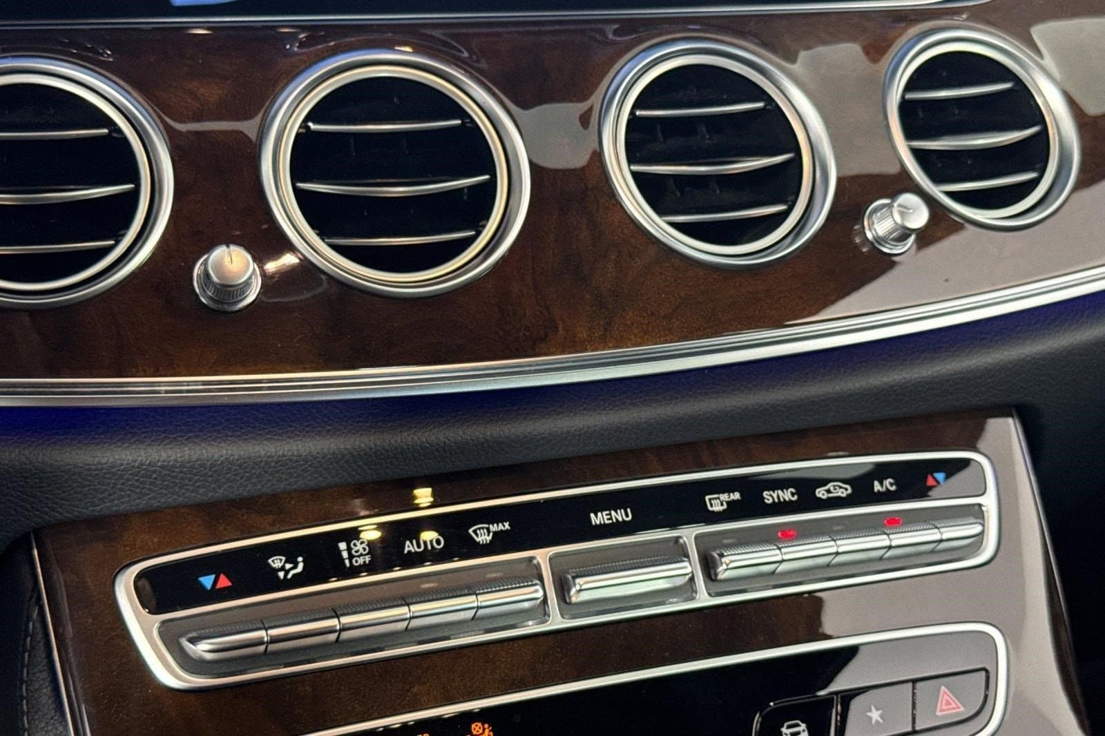 2023 Mercedes-Benz E-Class 4MATIC photo 3