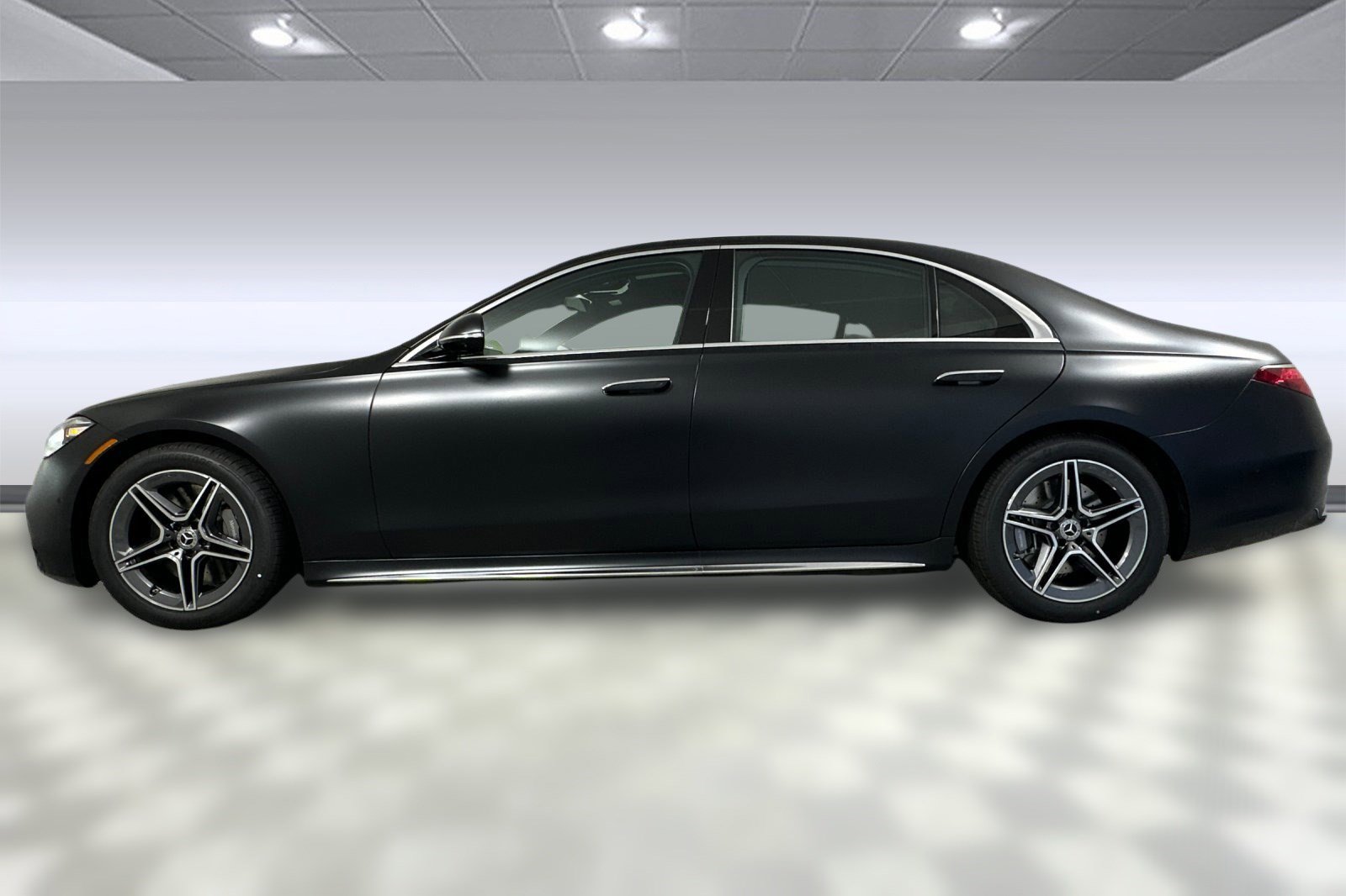 2026 Mercedes Benz S 580 4MATIC photo 2