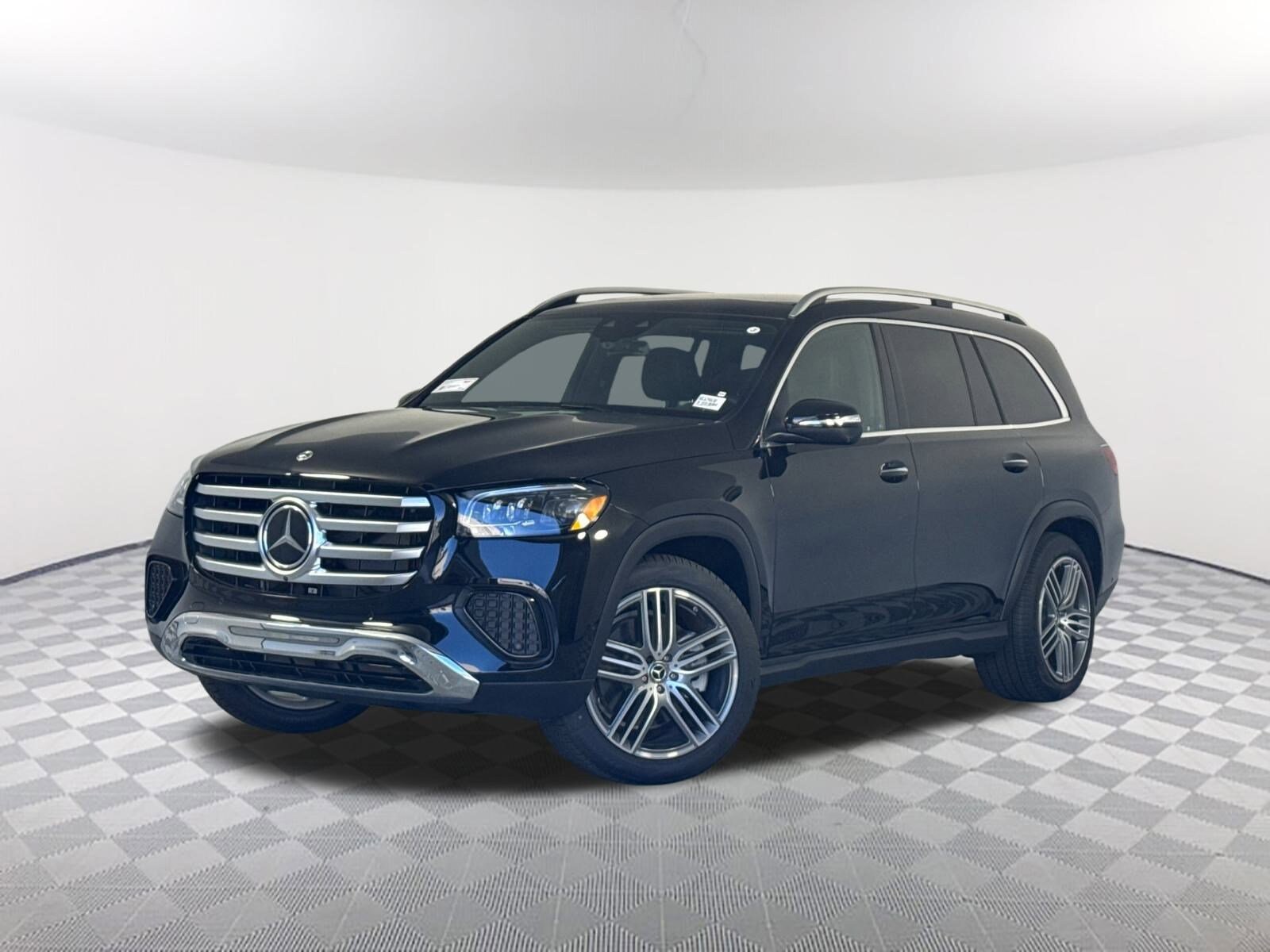2025 Mercedes Benz GLS 450 4MATIC photo 2