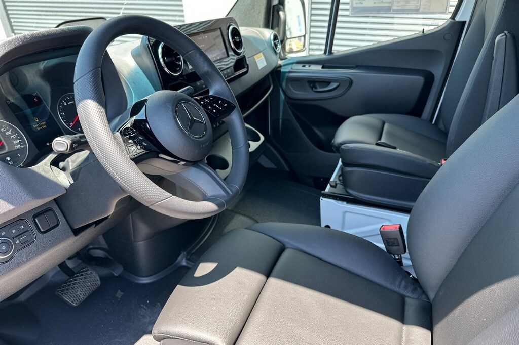 New 2025 Mercedes-Benz Sprinter 2500 Standard Roof 4-Cyl Diesel HO Van Cargo Van
