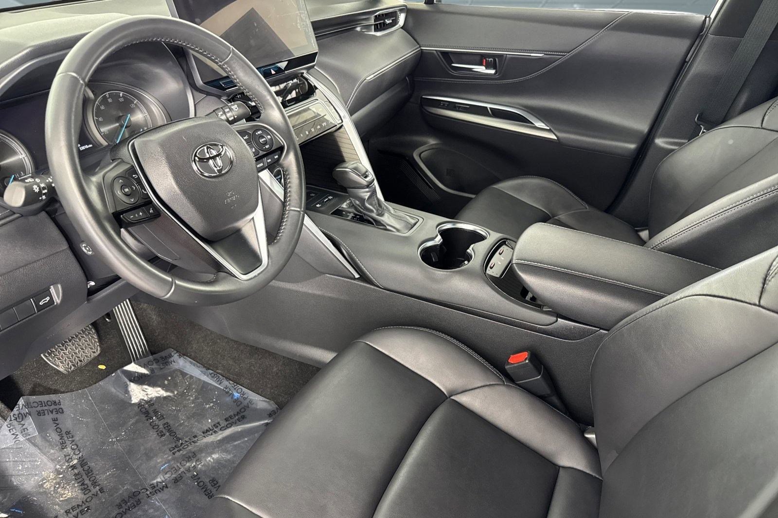 2023 Toyota Venza photo 4