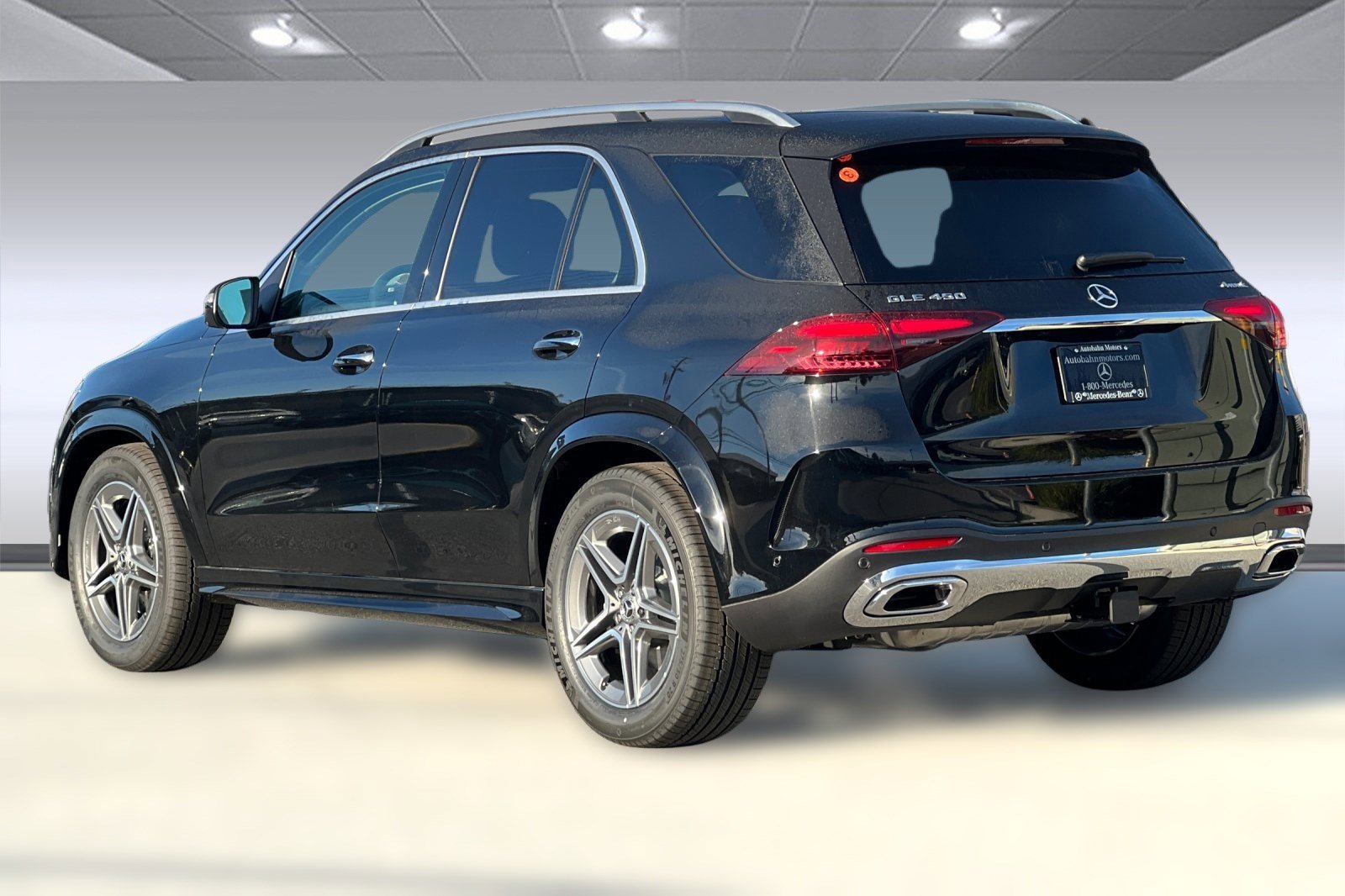 2026 Mercedes Benz GLE 450 4MATIC photo 3