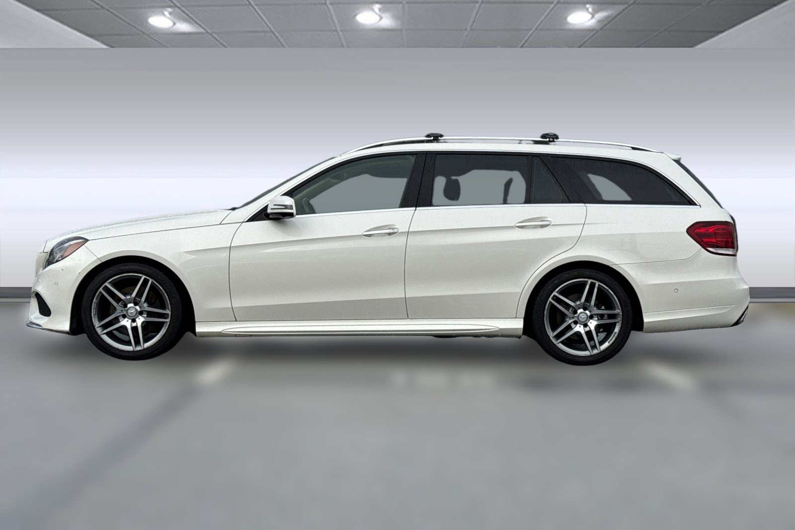 2014 Mercedes Benz E 350 4MATIC Wagon photo 2