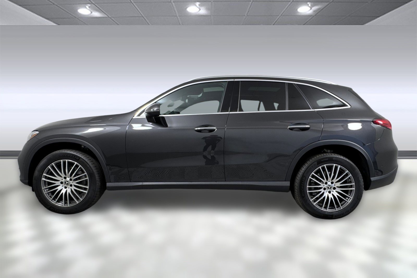 2026 Mercedes Benz GLC 300 photo 2