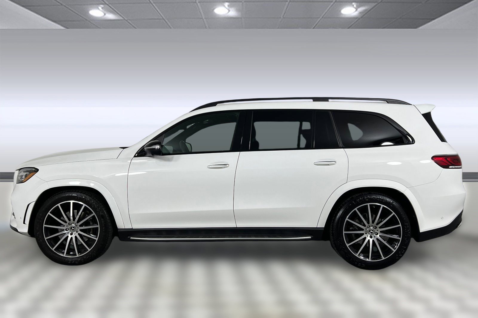 2023 Mercedes Benz GLS 450 4MATIC photo 2