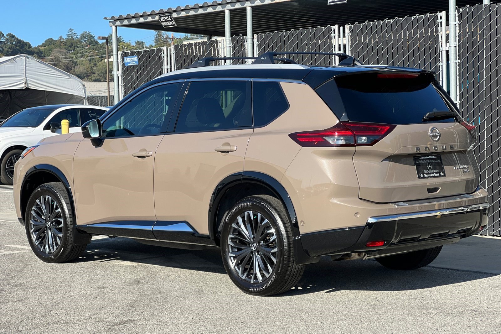 2024 Nissan Rogue Platinum photo 3