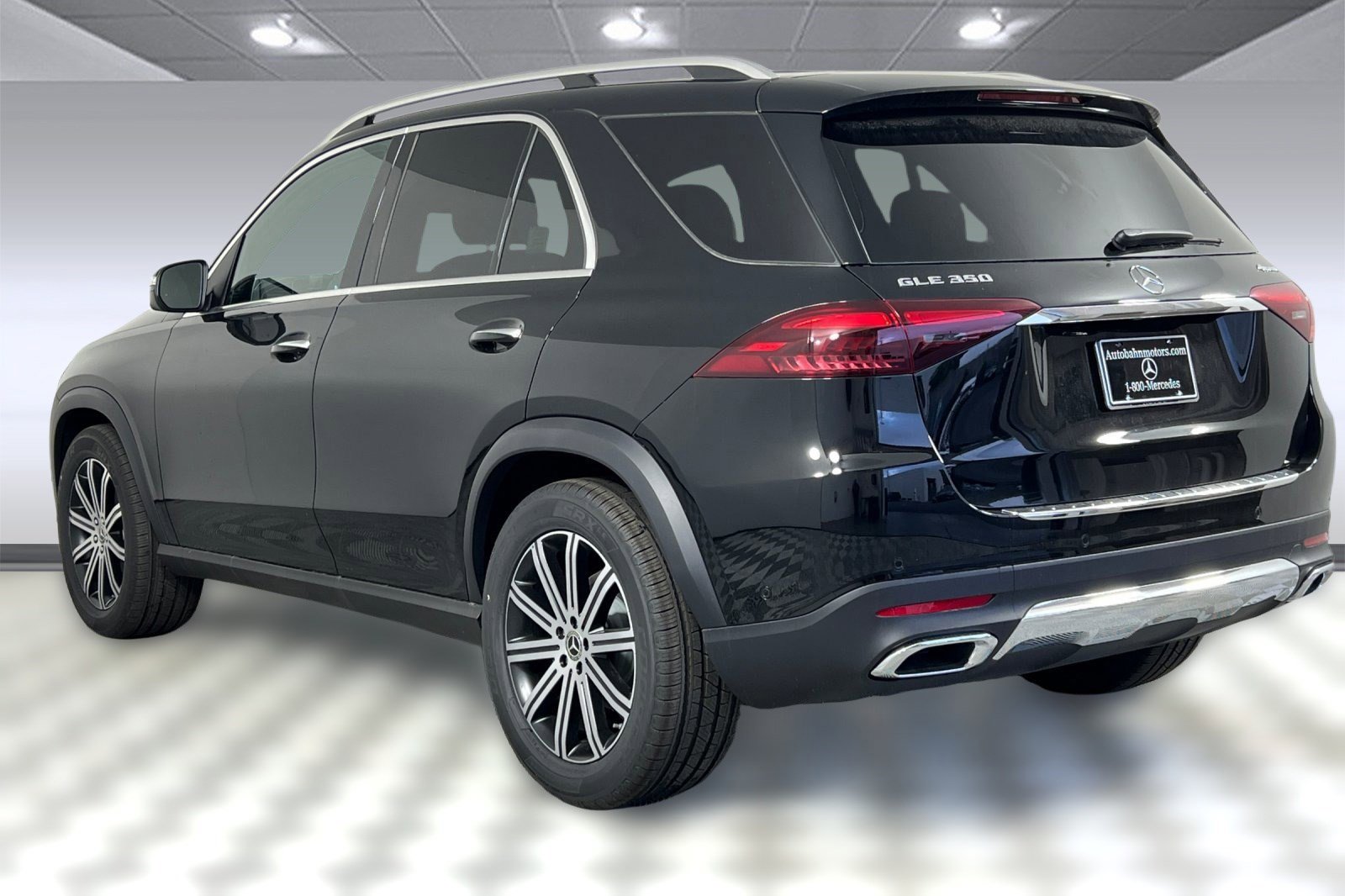 2025 Mercedes Benz GLE 350 4MATIC photo 3