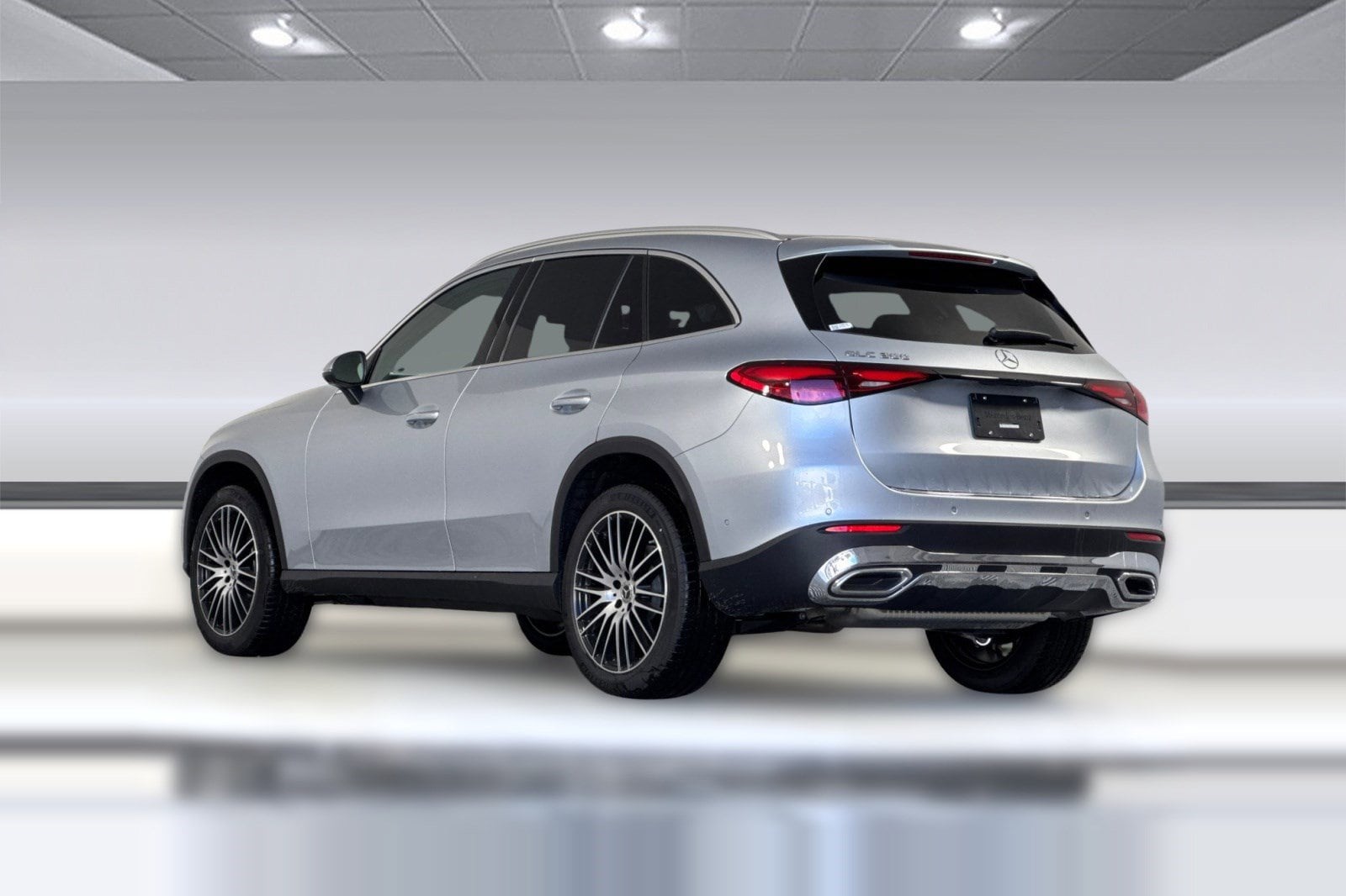 2026 Mercedes-Benz GLC 300 photo 2