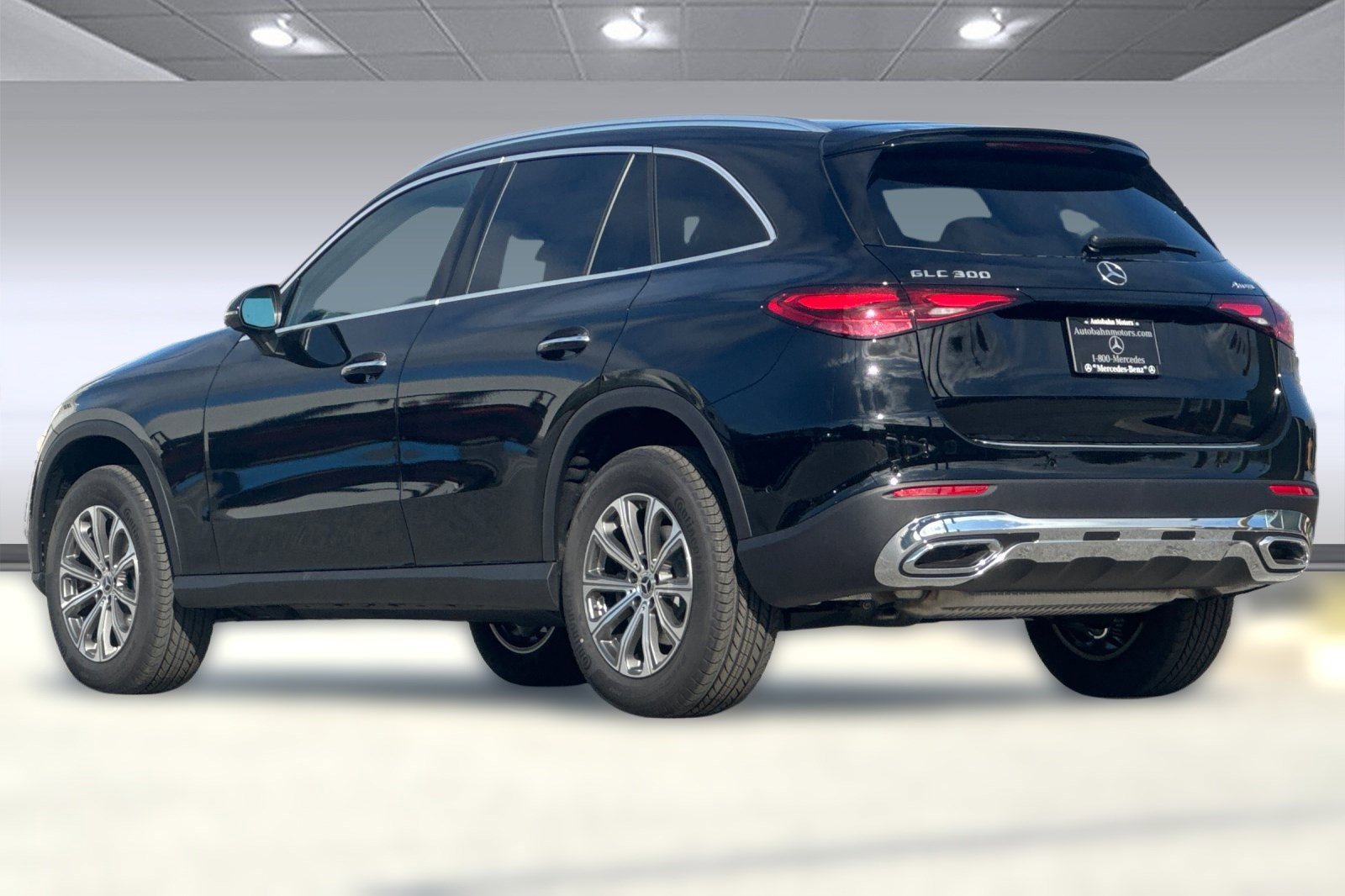 2026 Mercedes Benz GLC 300 4MATIC photo 3