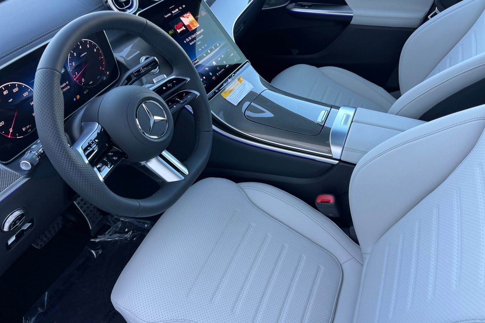 2026 Mercedes Benz GLC 300 4MATIC photo 4