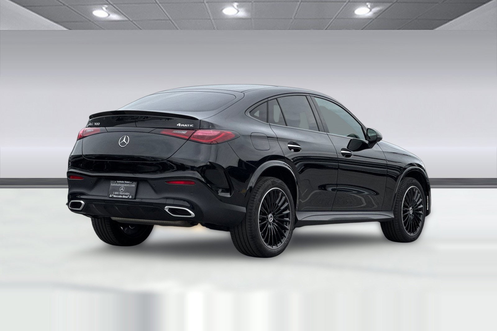 2025 Mercedes-Benz GLC 300 4MATIC photo 3