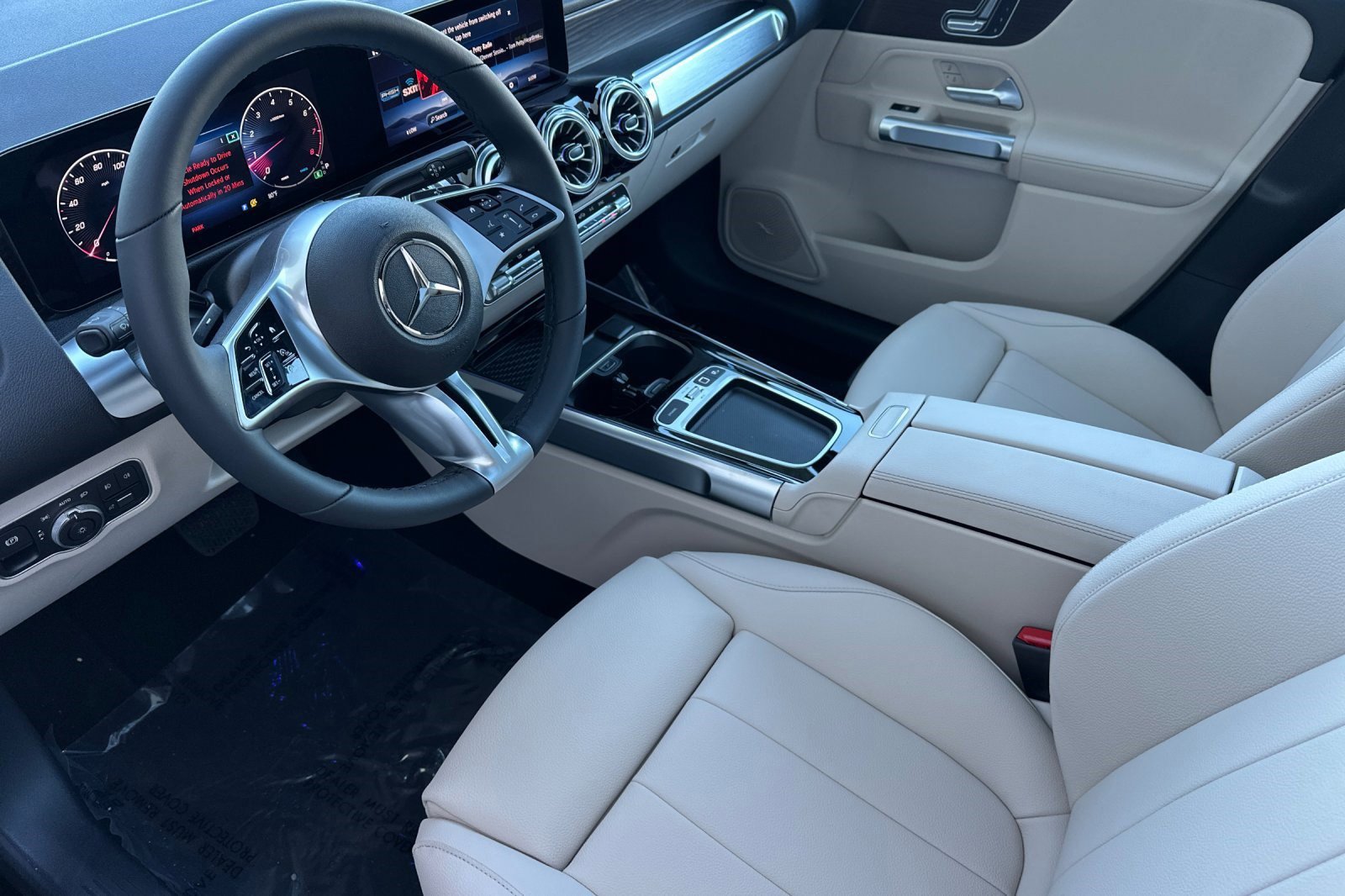 2026 Mercedes Benz GLB 250 photo 4