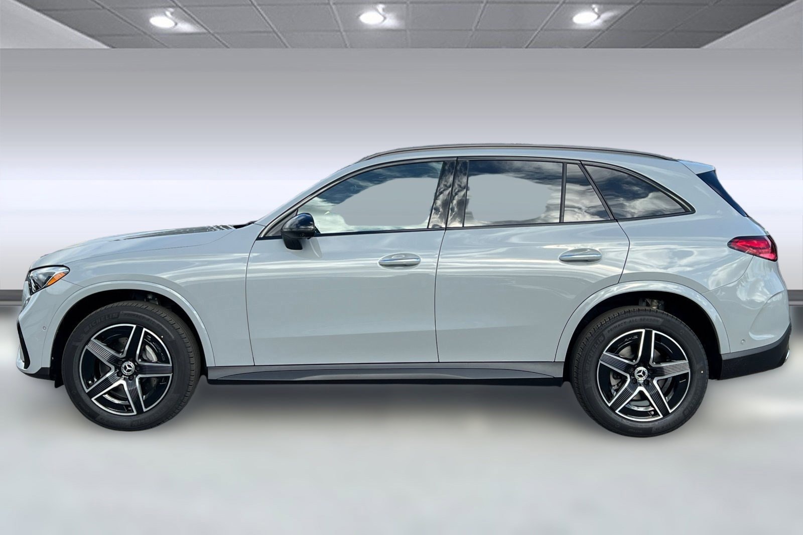 2026 Mercedes Benz GLC 300 photo 2
