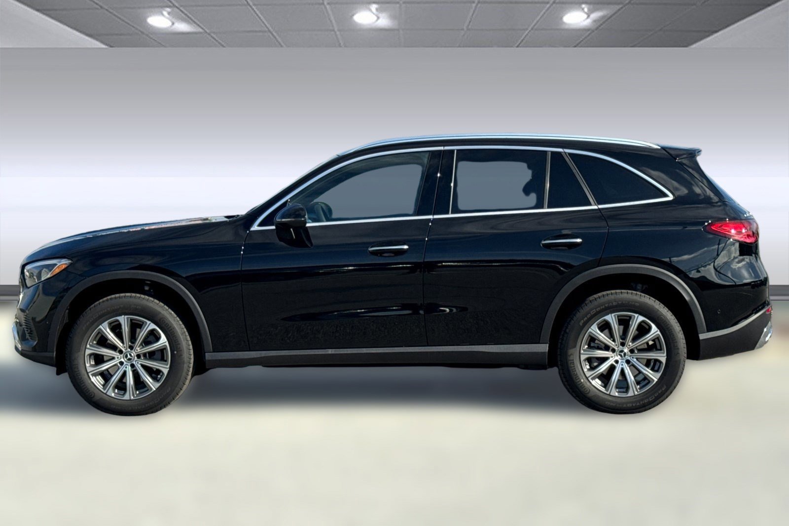 2026 Mercedes Benz GLC 300 4MATIC photo 2