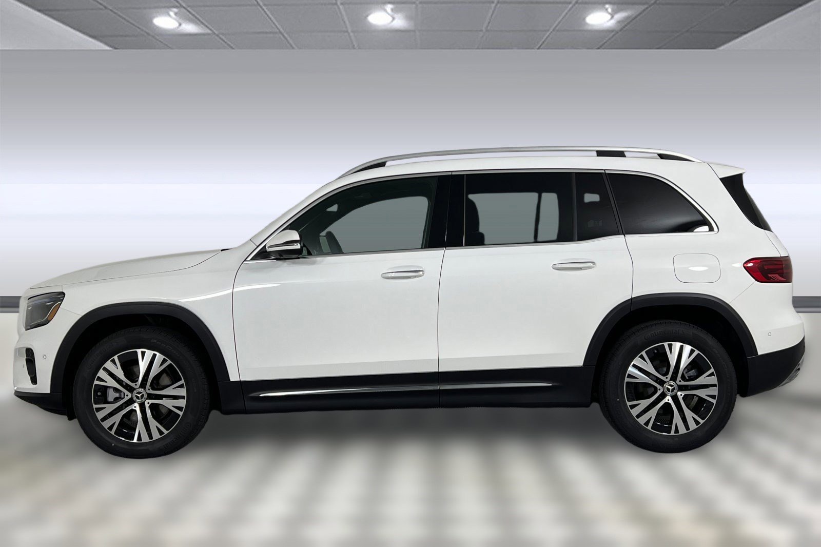 2025 Mercedes Benz GLB 250 4MATIC photo 2