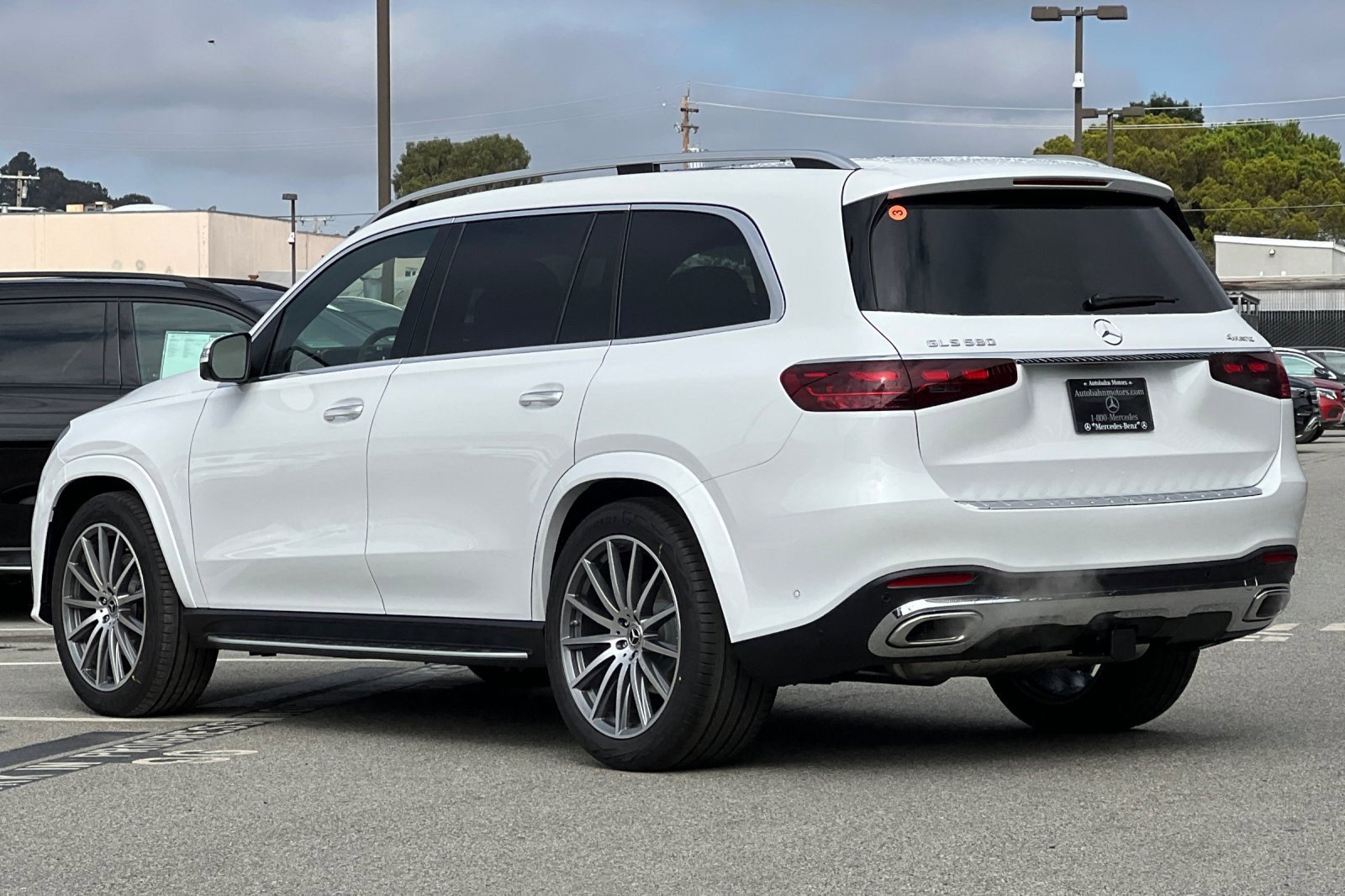 2026 Mercedes Benz GLS 580 4MATIC photo 3
