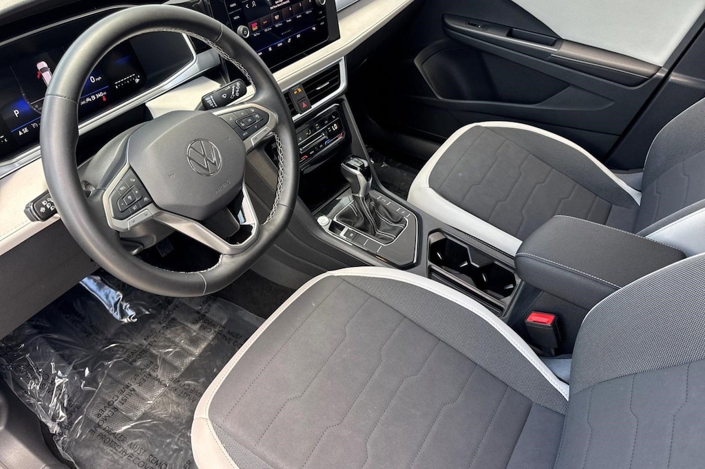 Used 2025 Volkswagen Taos 1.5T SE SUV