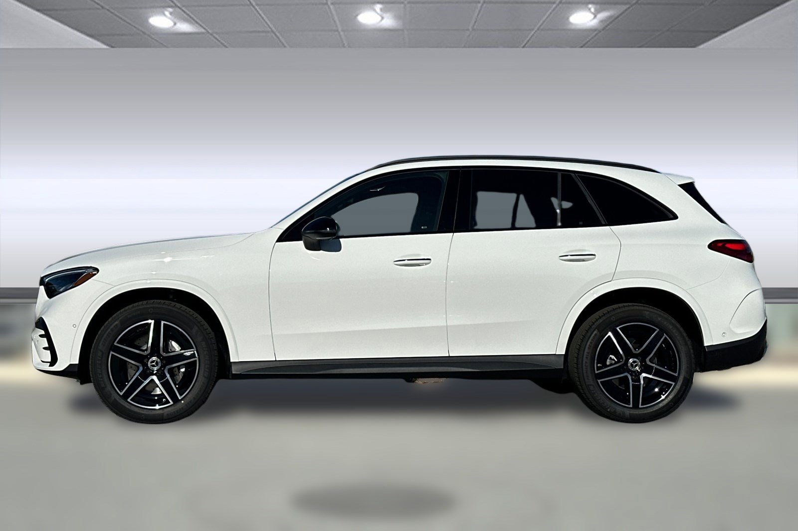 2026 Mercedes Benz GLC 300 4MATIC photo 2