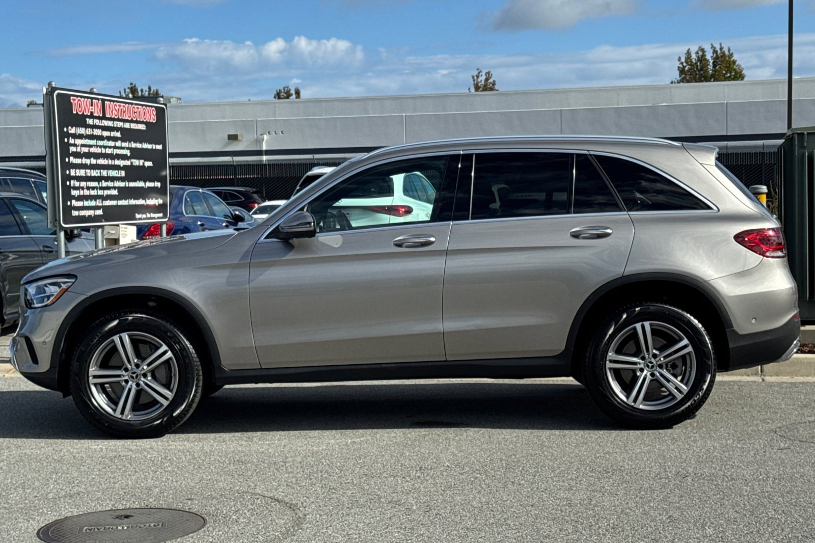 2022 Mercedes Benz GLC 300 4MATIC photo 2