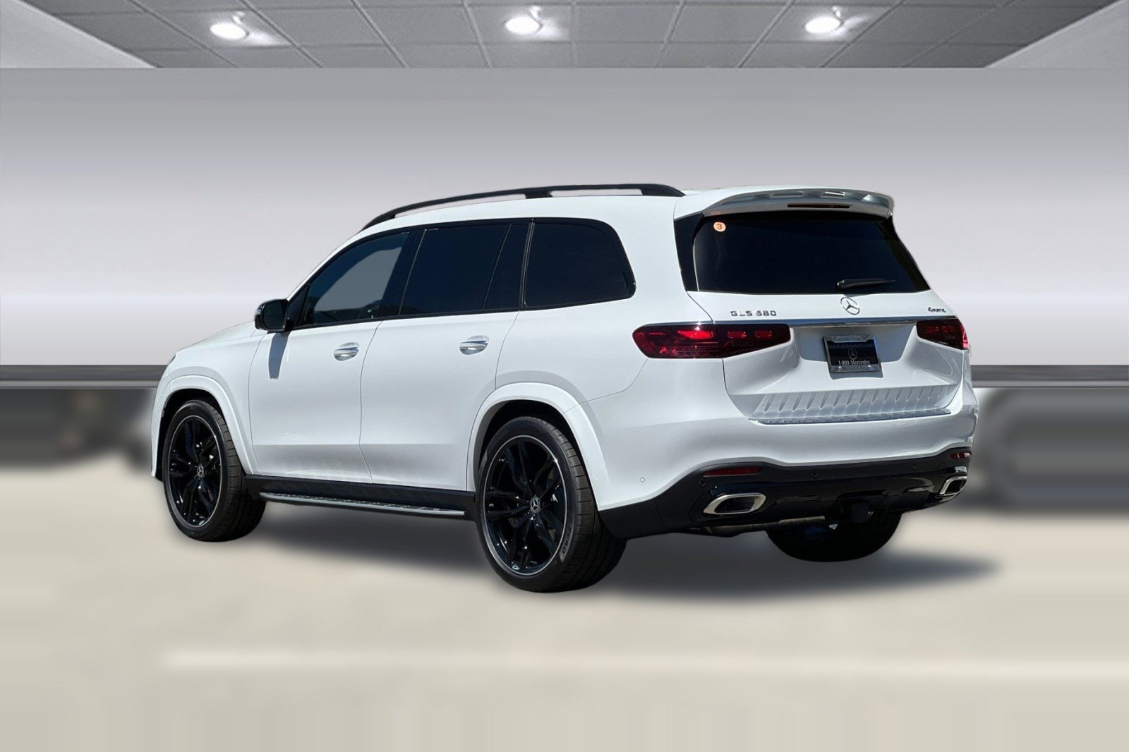 2025 Mercedes-Benz GLS 580 4MATIC photo 2