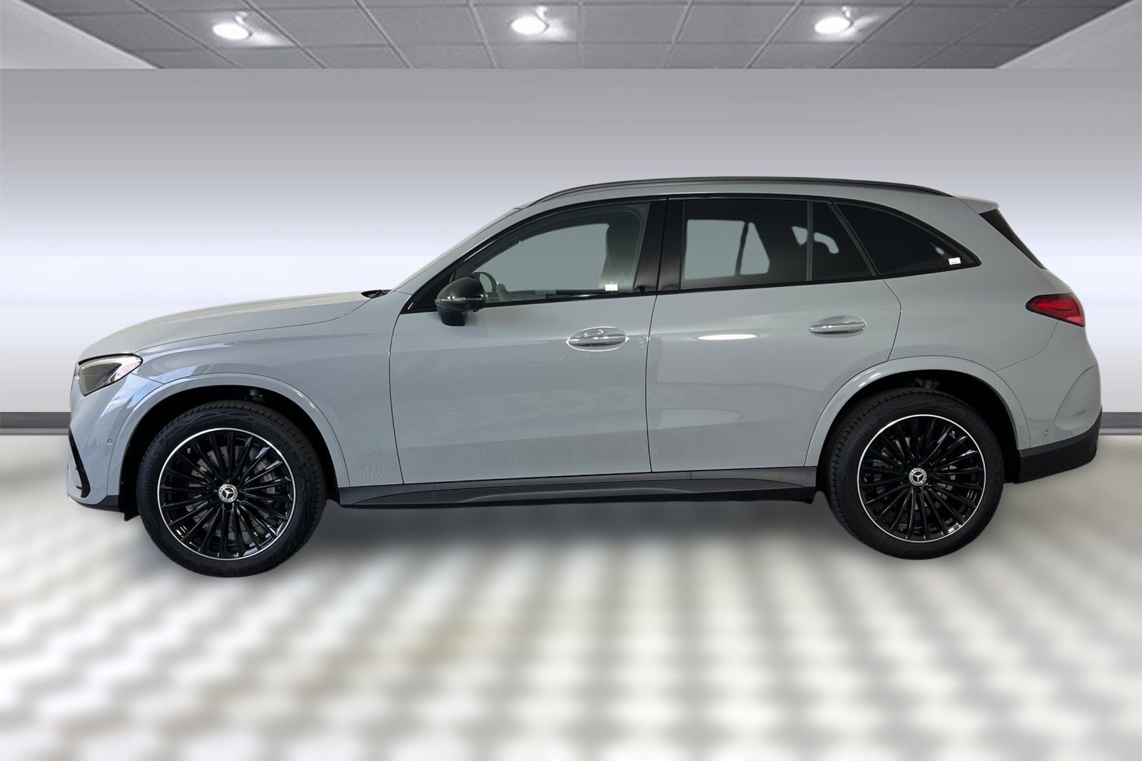 2026 Mercedes Benz GLC 300 4MATIC photo 2