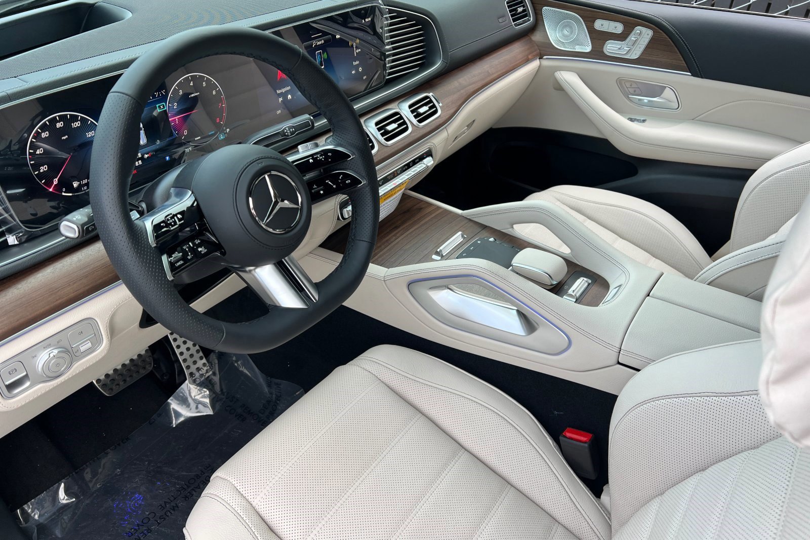 2026 Mercedes Benz GLS 580 4MATIC photo 4